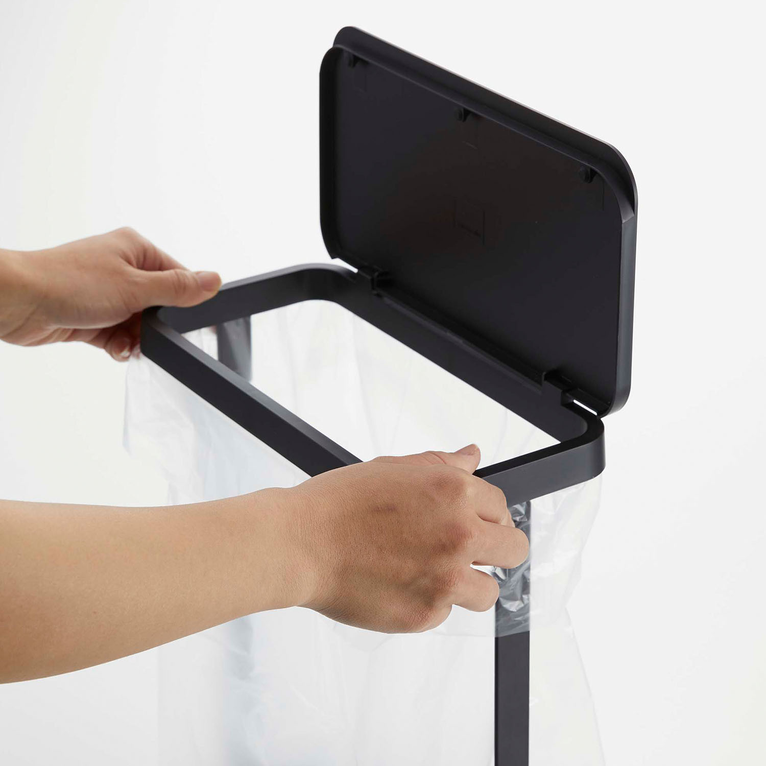 Luce Garbage Bag Holder
