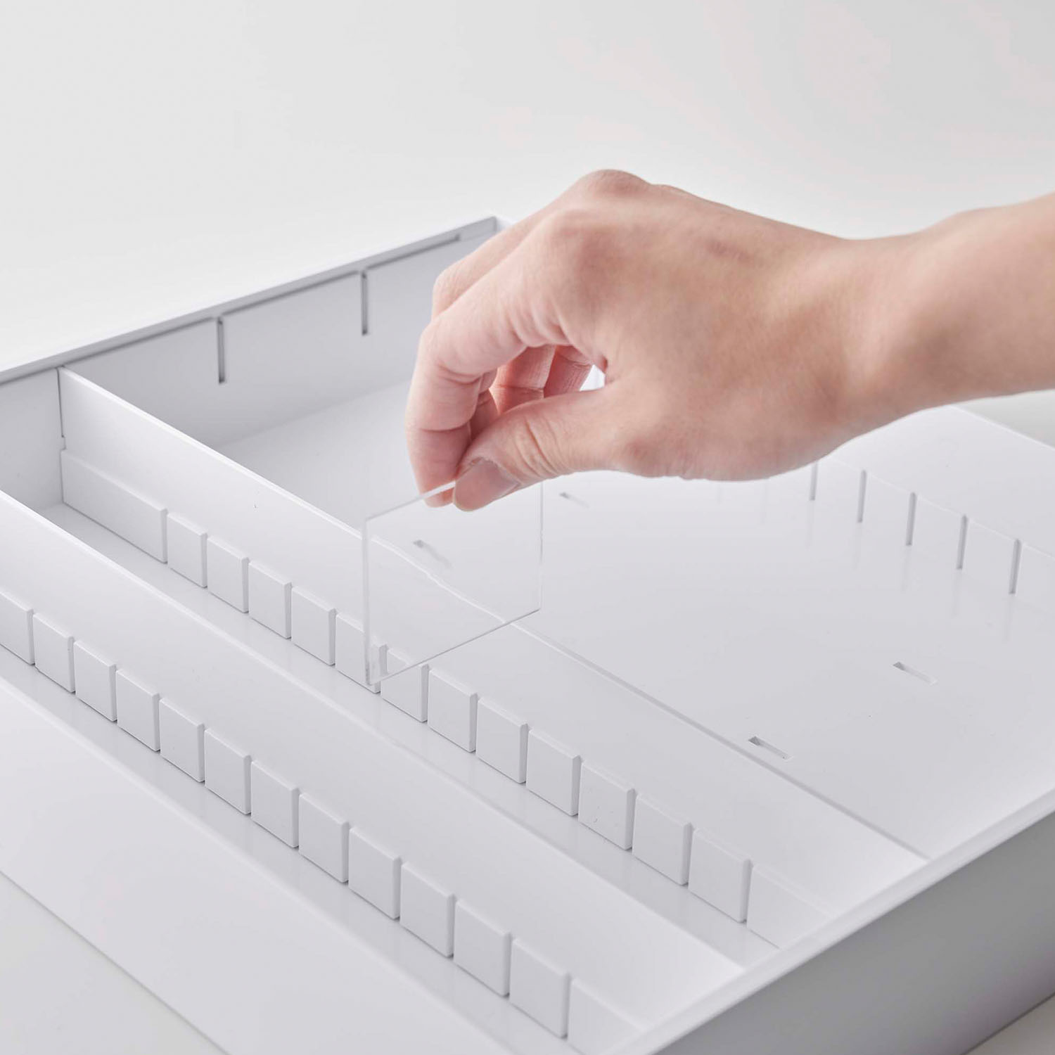 Tower Diagonally Stacking Expandable Cutlery Case