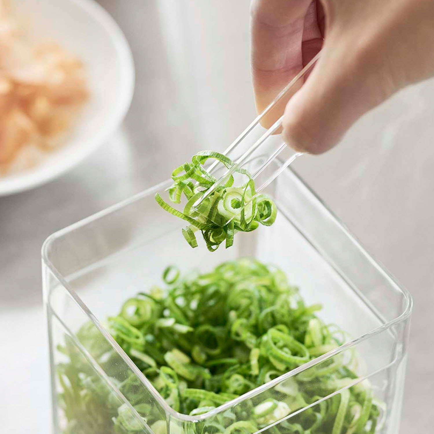 Tower Airtight Spice Container With Measuring Tongs