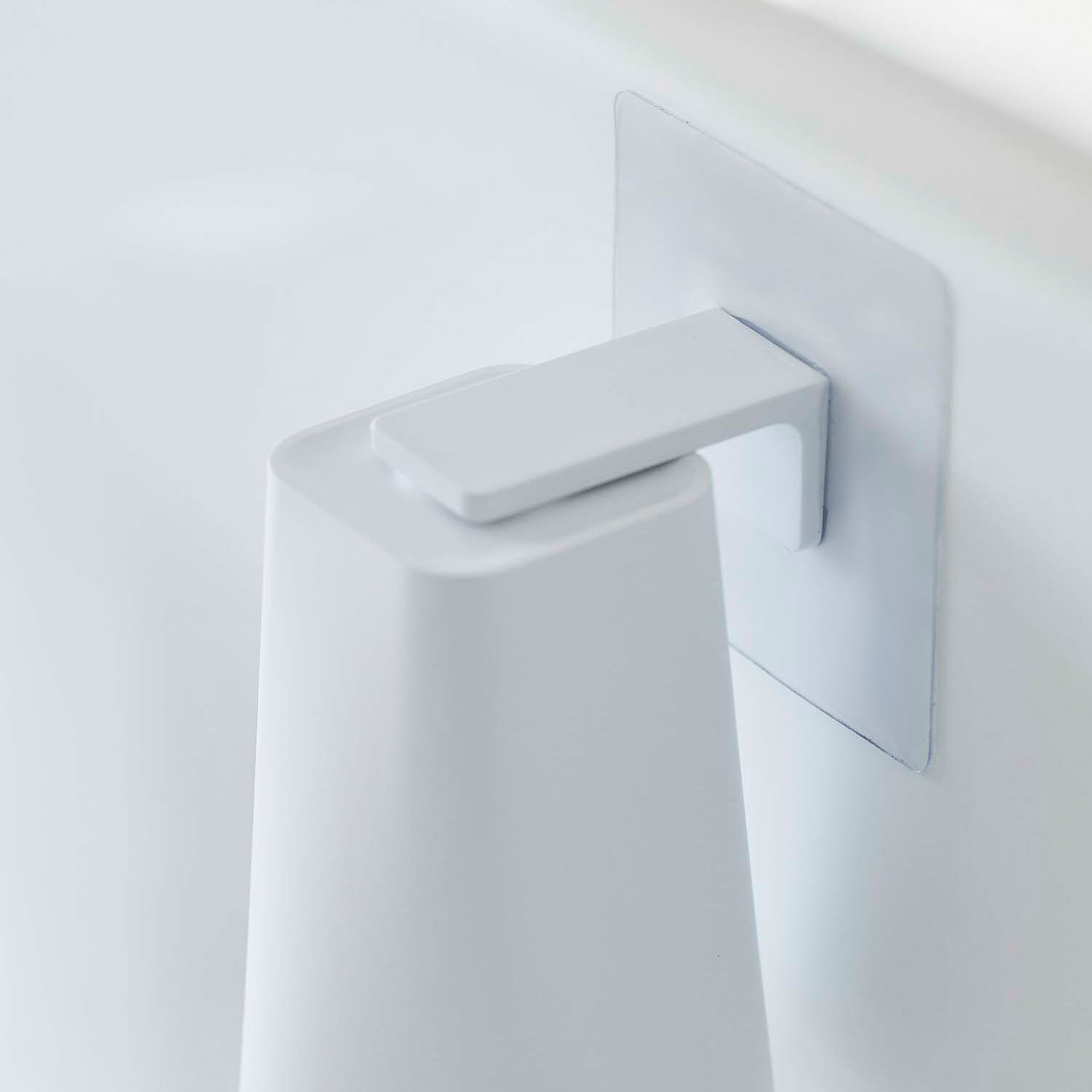 Tower Magnetic Cup Dryer / Reusable Adhesive