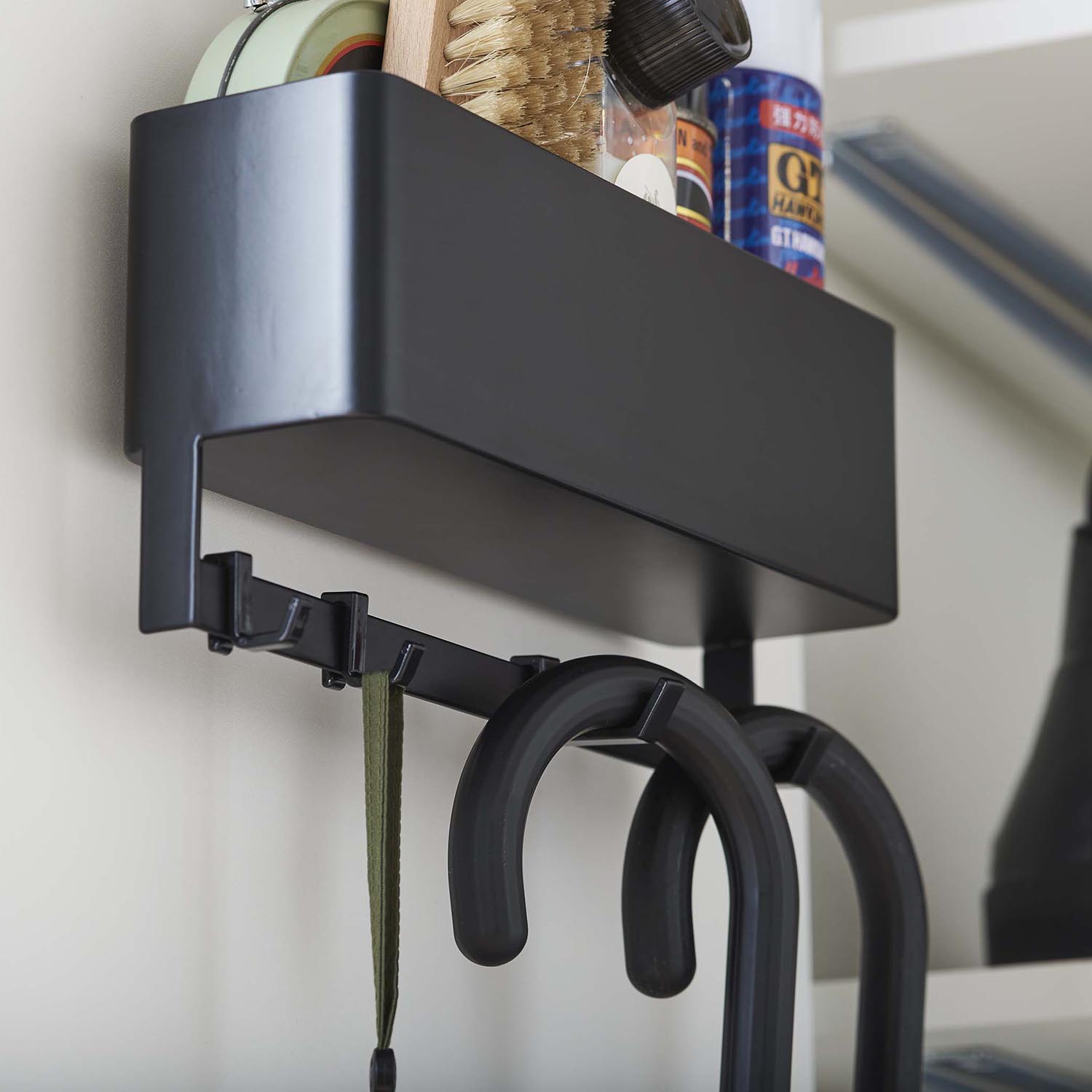 Smart Over-The-Door Shoe Cabinet Storage With Hooks