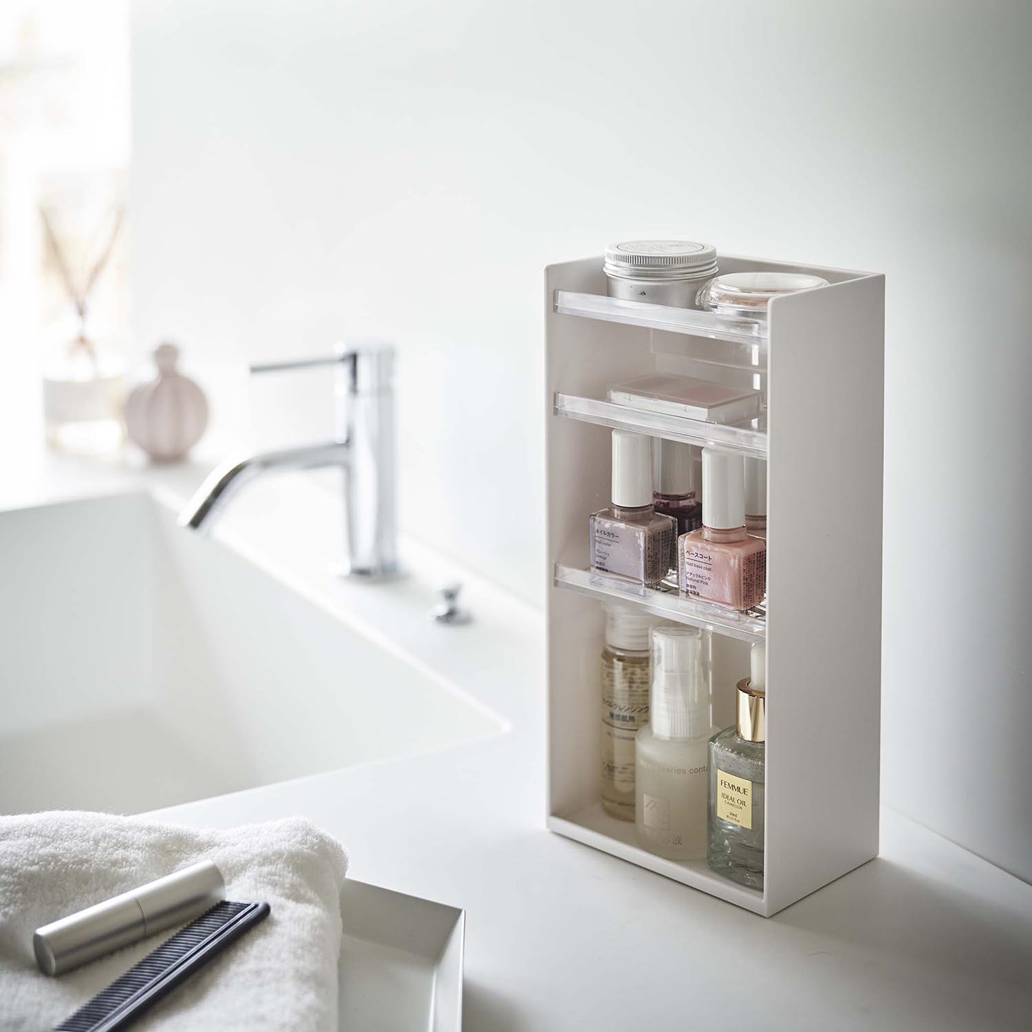 Tower Make-Up Storage Case