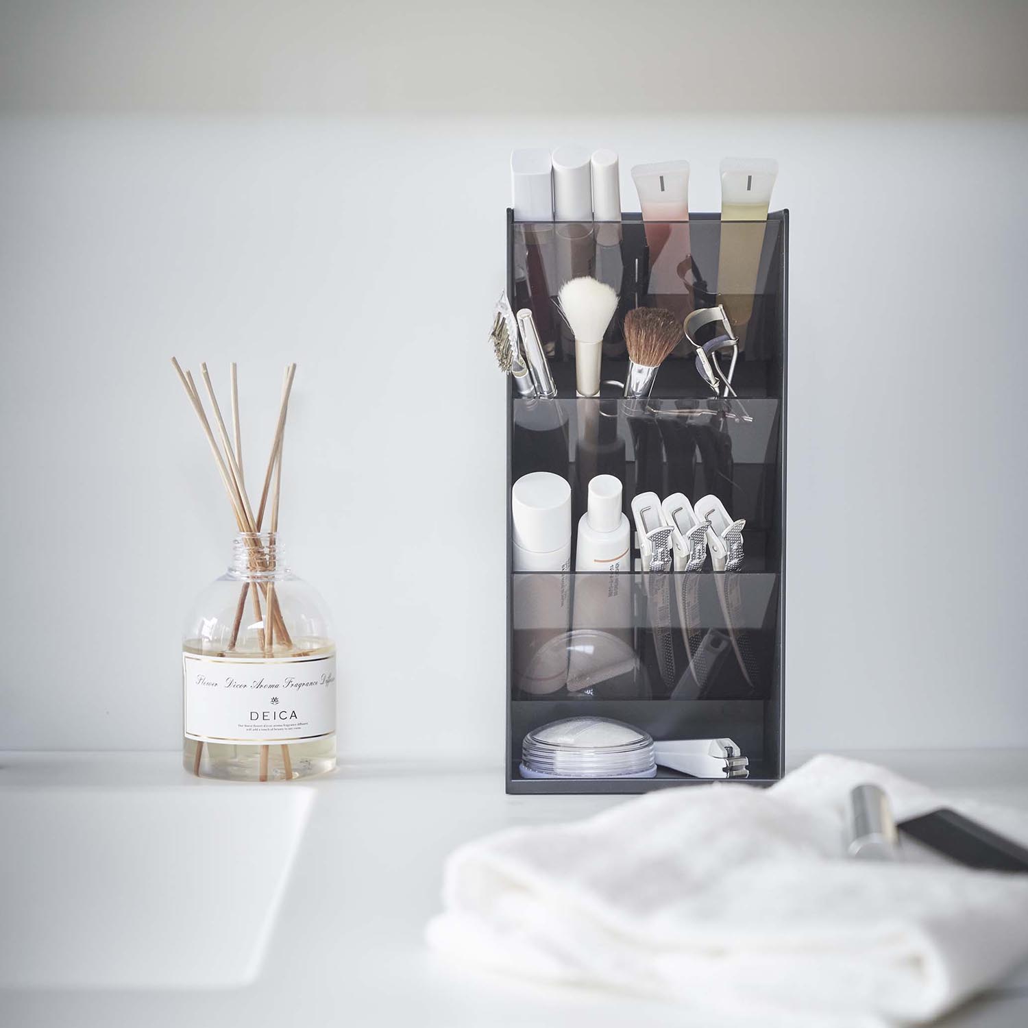 Tower Slanted Make-Up Storage Case