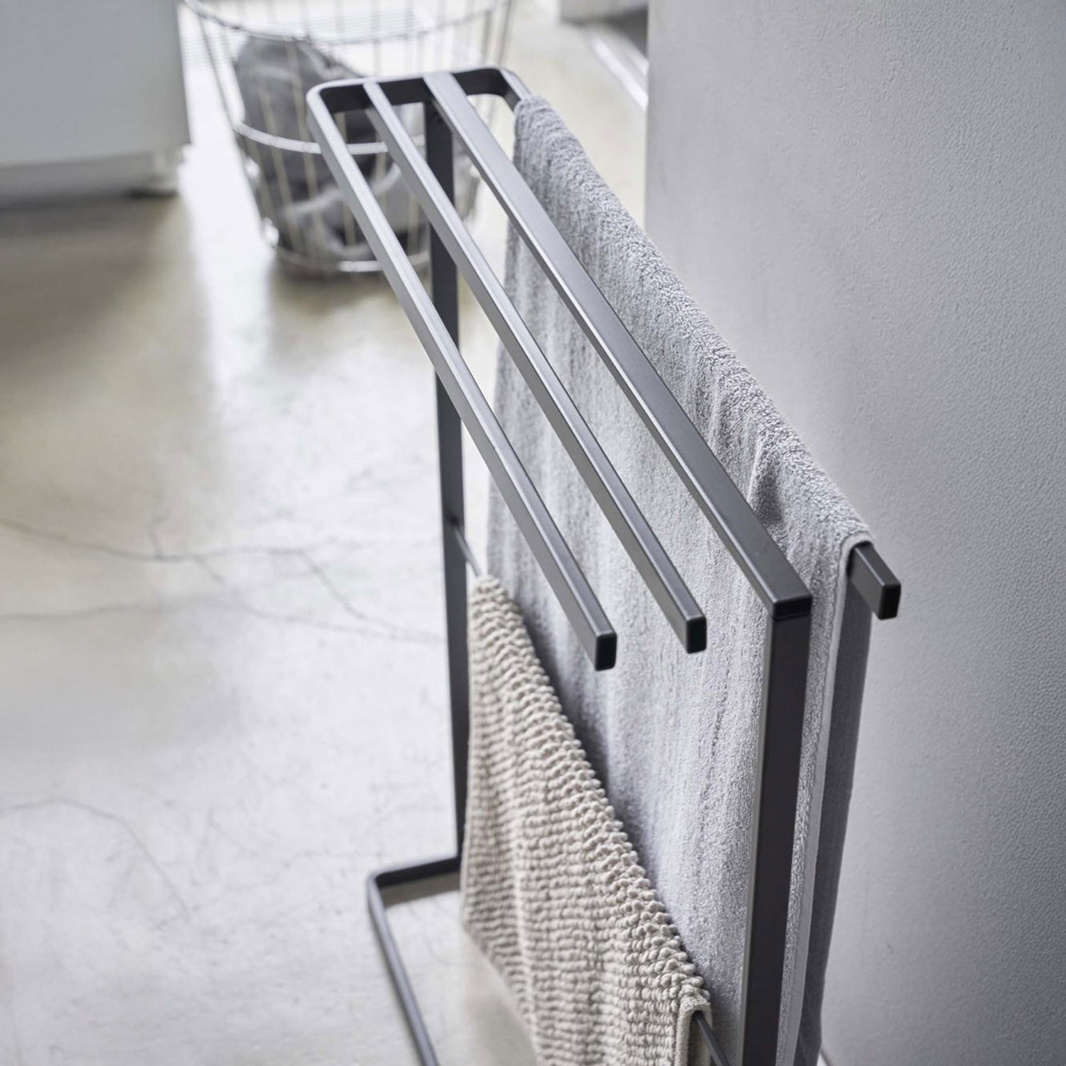 Tower Side-Sliding Slim Towel Hanger