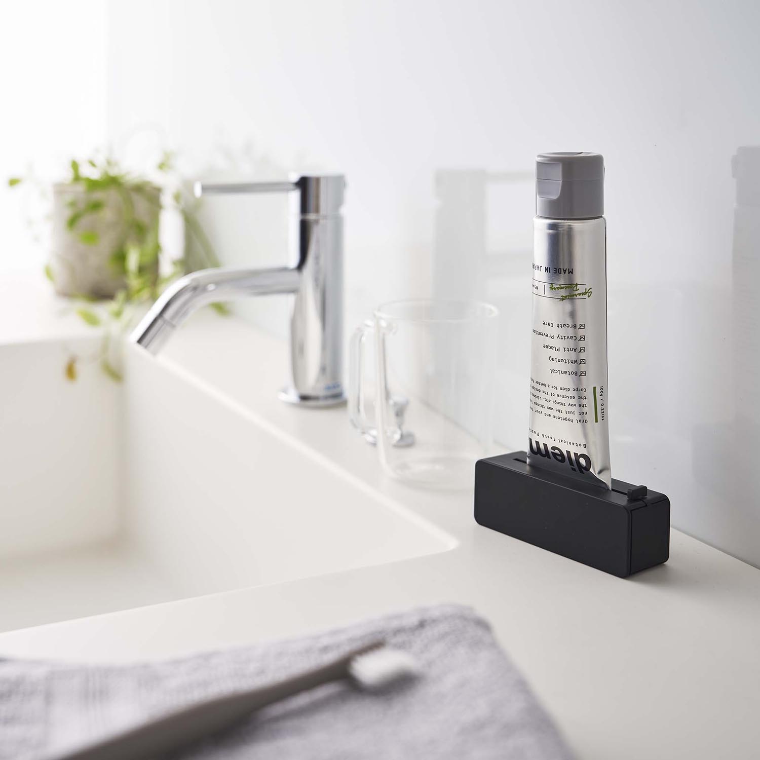 Tower Magnetic Toothpaste Holder