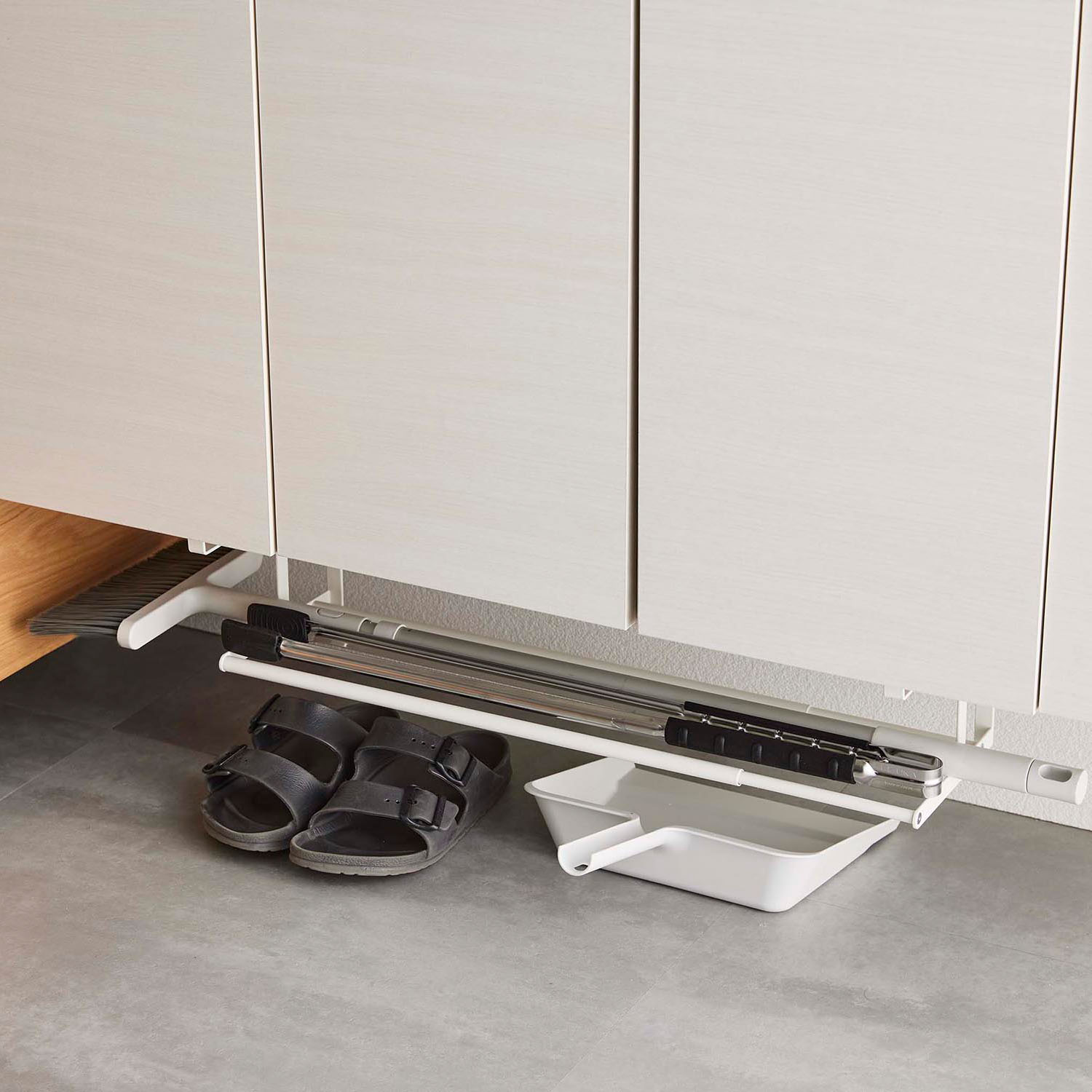 Tower Discreet Undershelf Expandable Shoes Rack