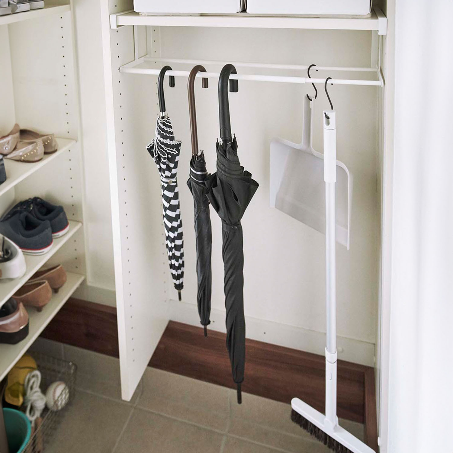 Tower Discreet Undershelf Expandable Shoes Rack