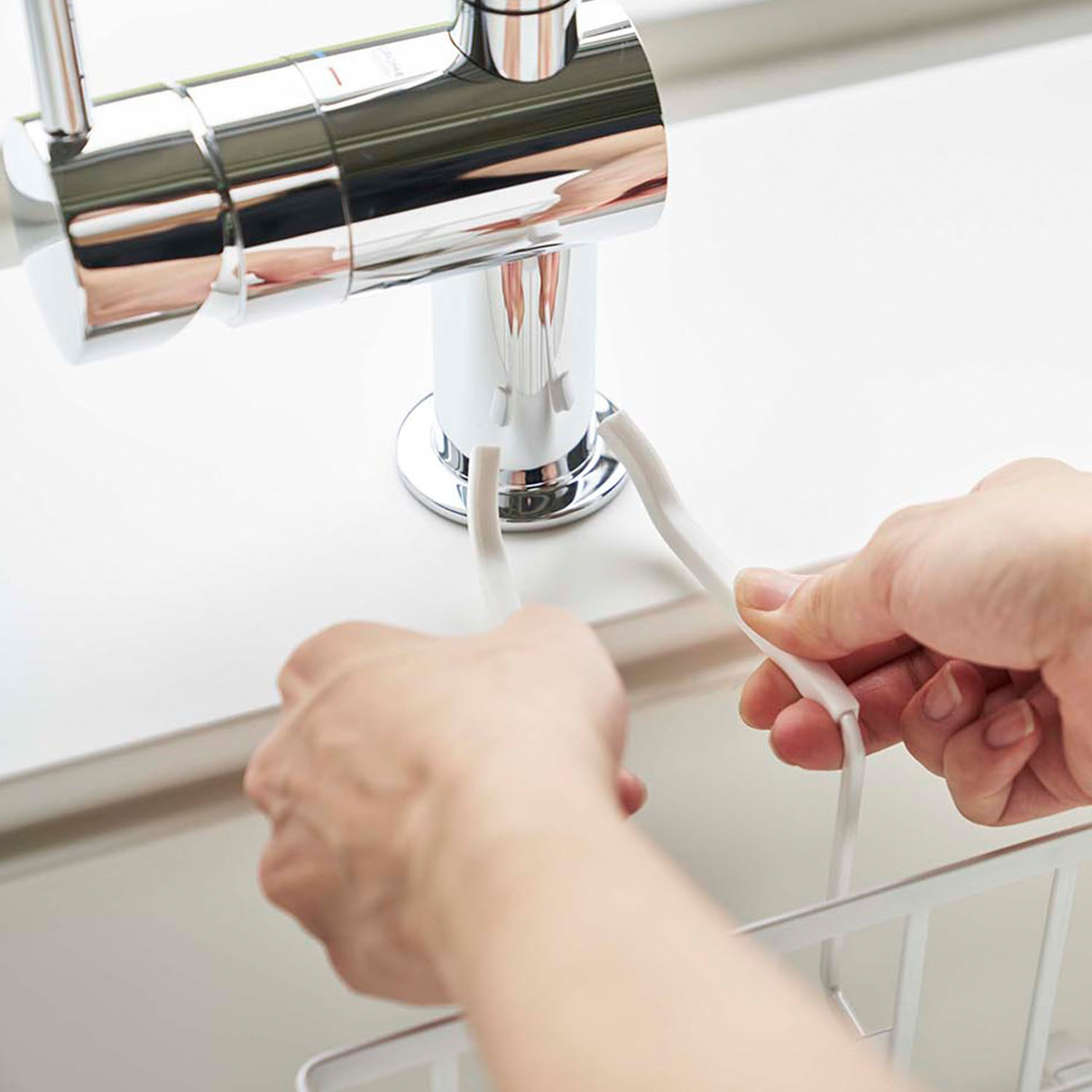 Tower Faucet-Hanging Sink Organiser