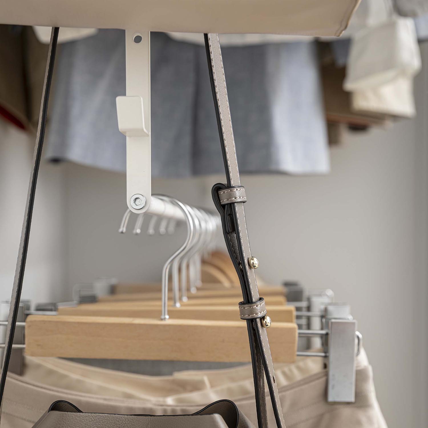 Smart Bi-Level, Expandable Closet Hanger