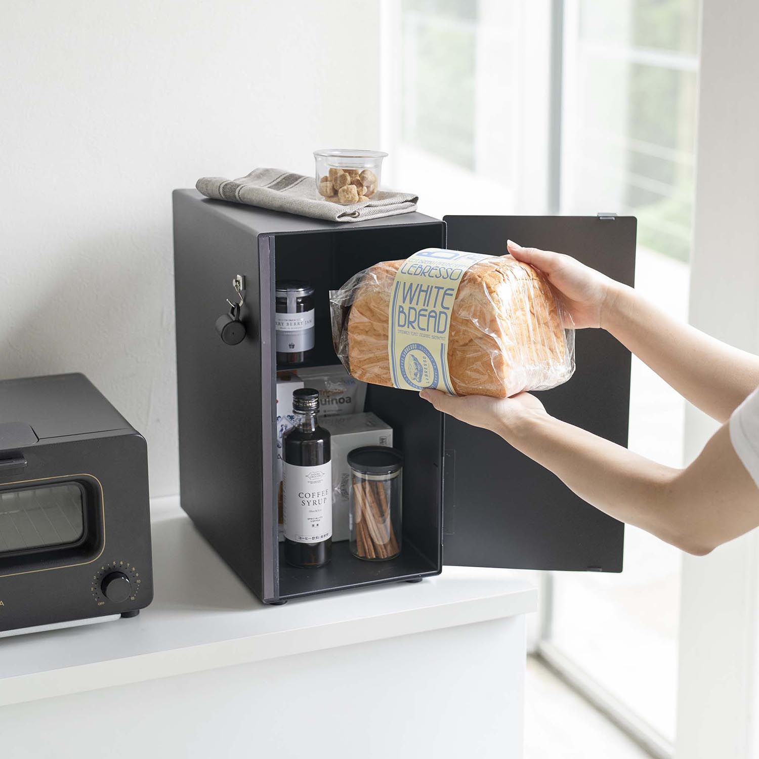 Tower Slim Breadbox