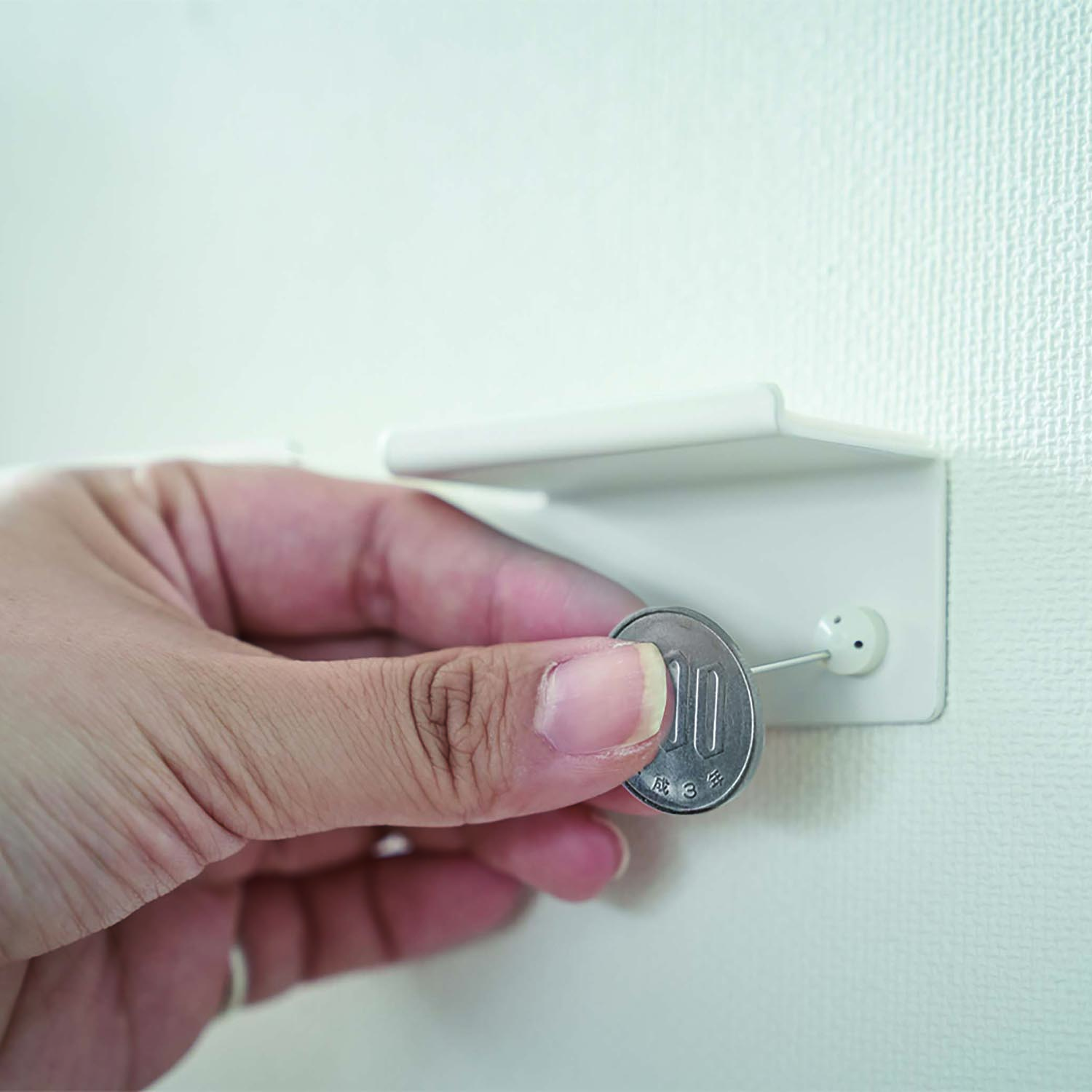 Smart Wall-Mounted Phone & Headphone Organiser