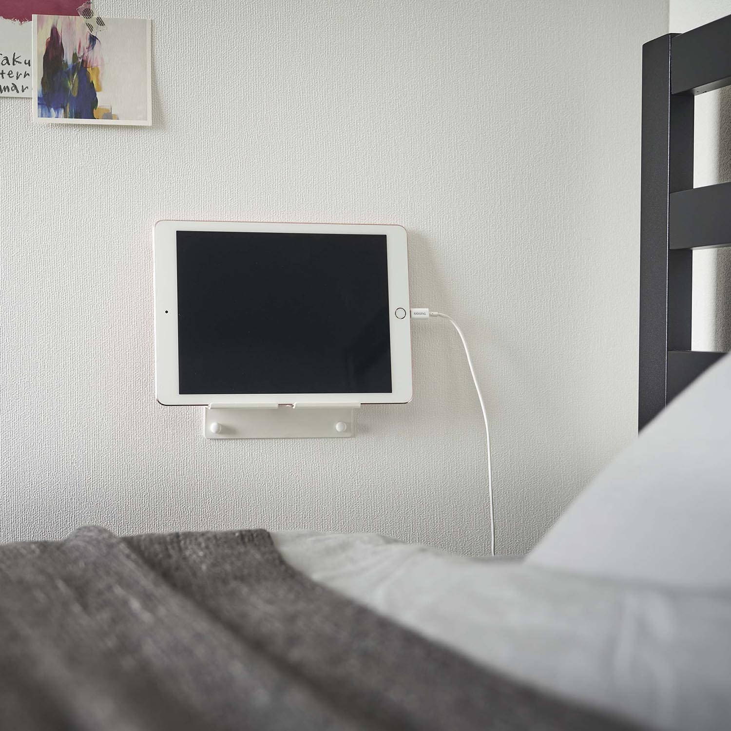 Tower Wall-Mounted Phone Holder