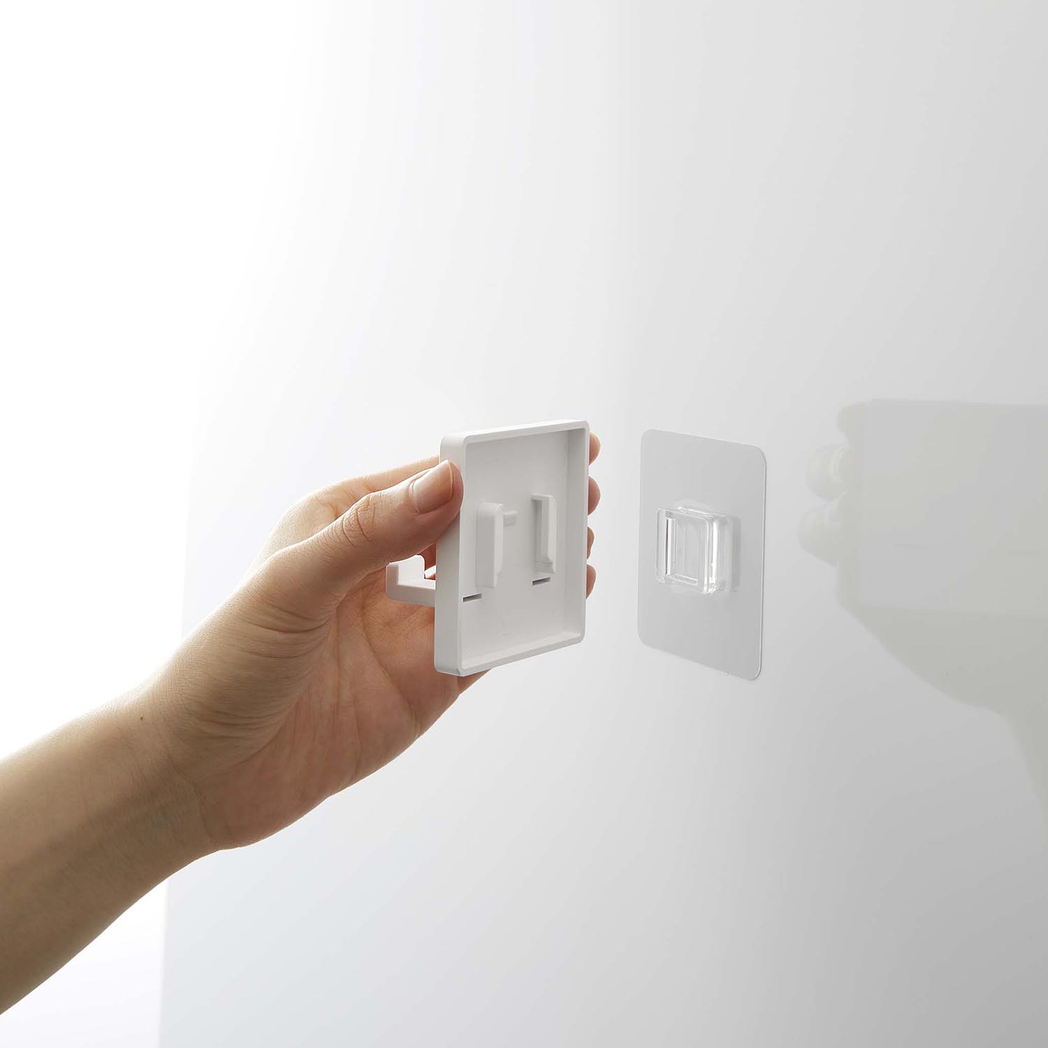 Mist Reusable Adhesive Razor Holder