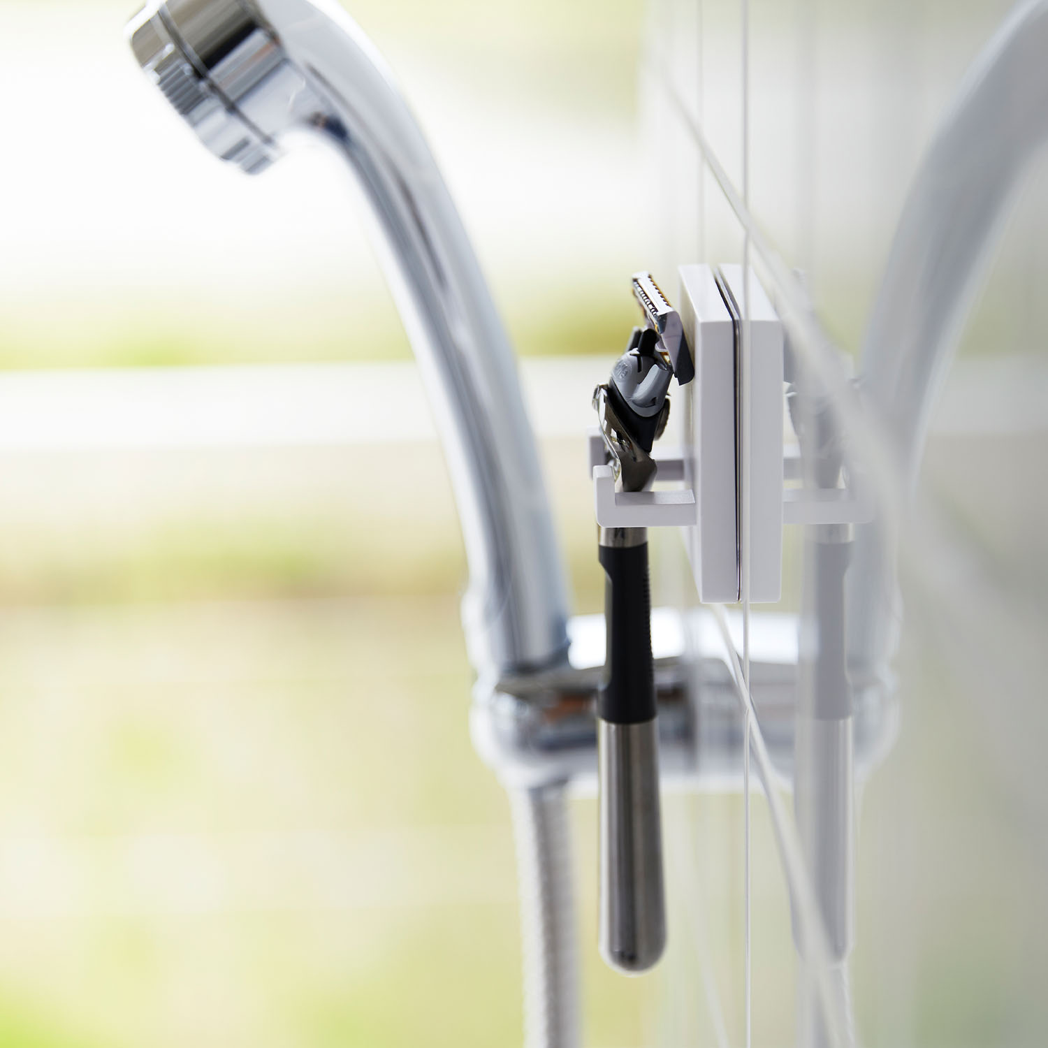Mist Reusable Adhesive Razor Holder