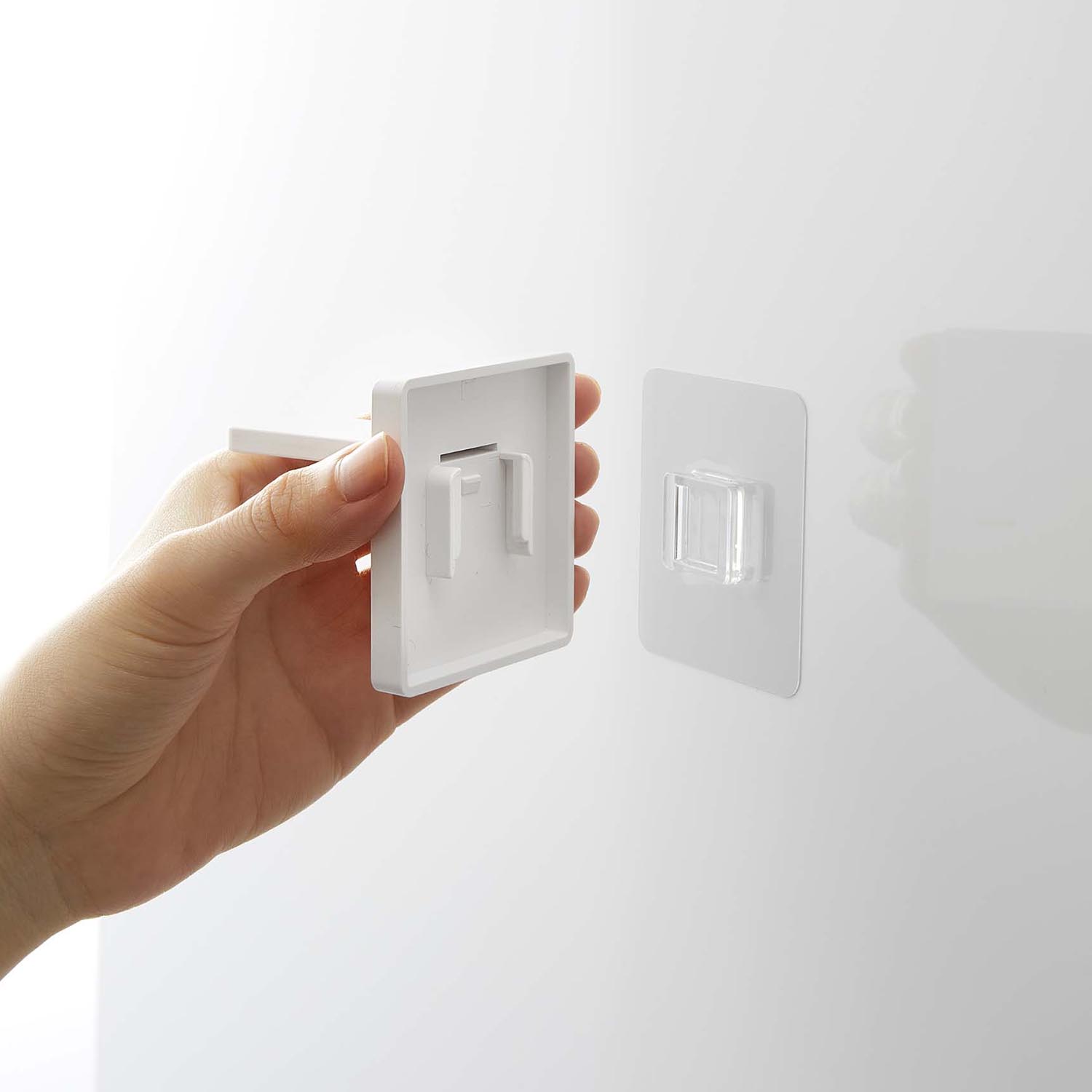 Mist Magnetic Suspended Bar Soap Holder | Reusable Adhesive