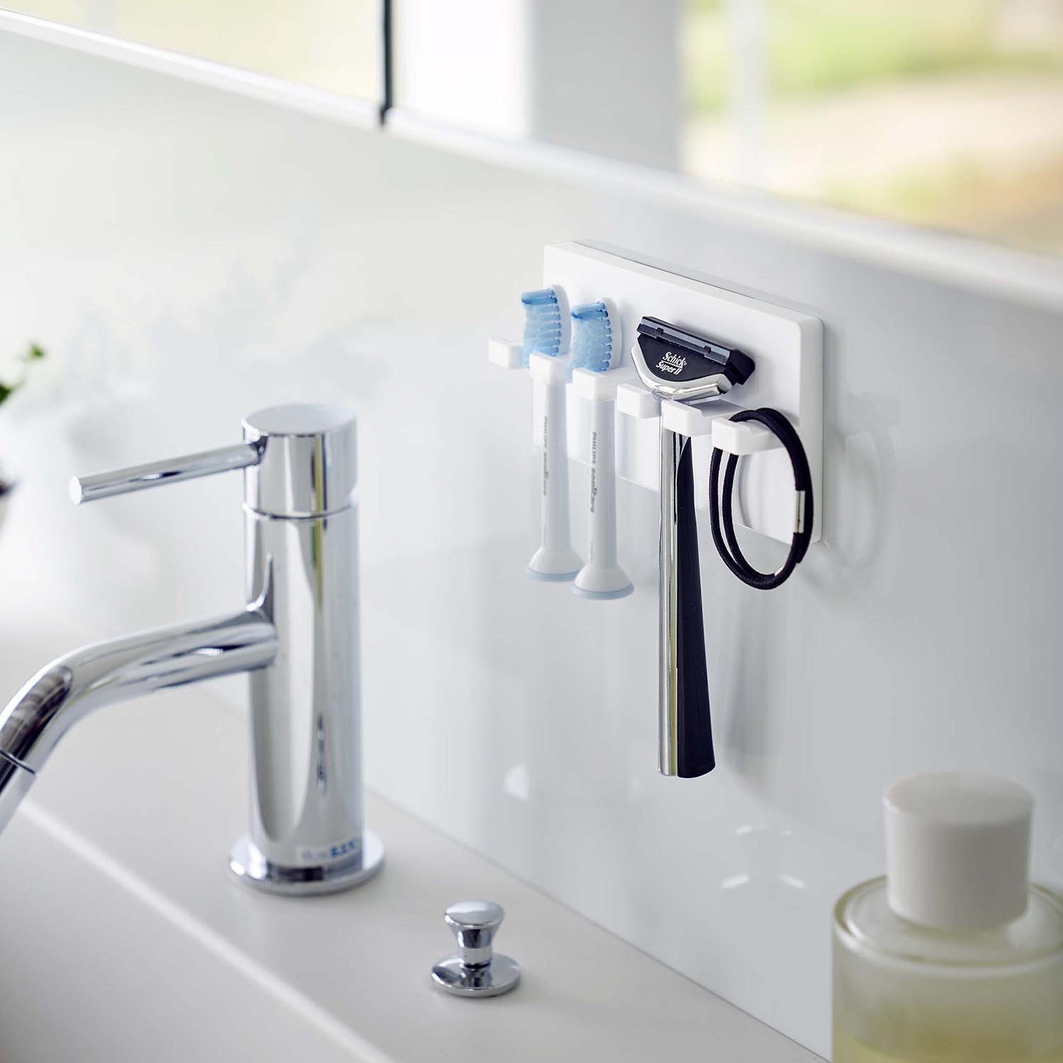 Mist Reusable Adhesive Toothbrush Holder