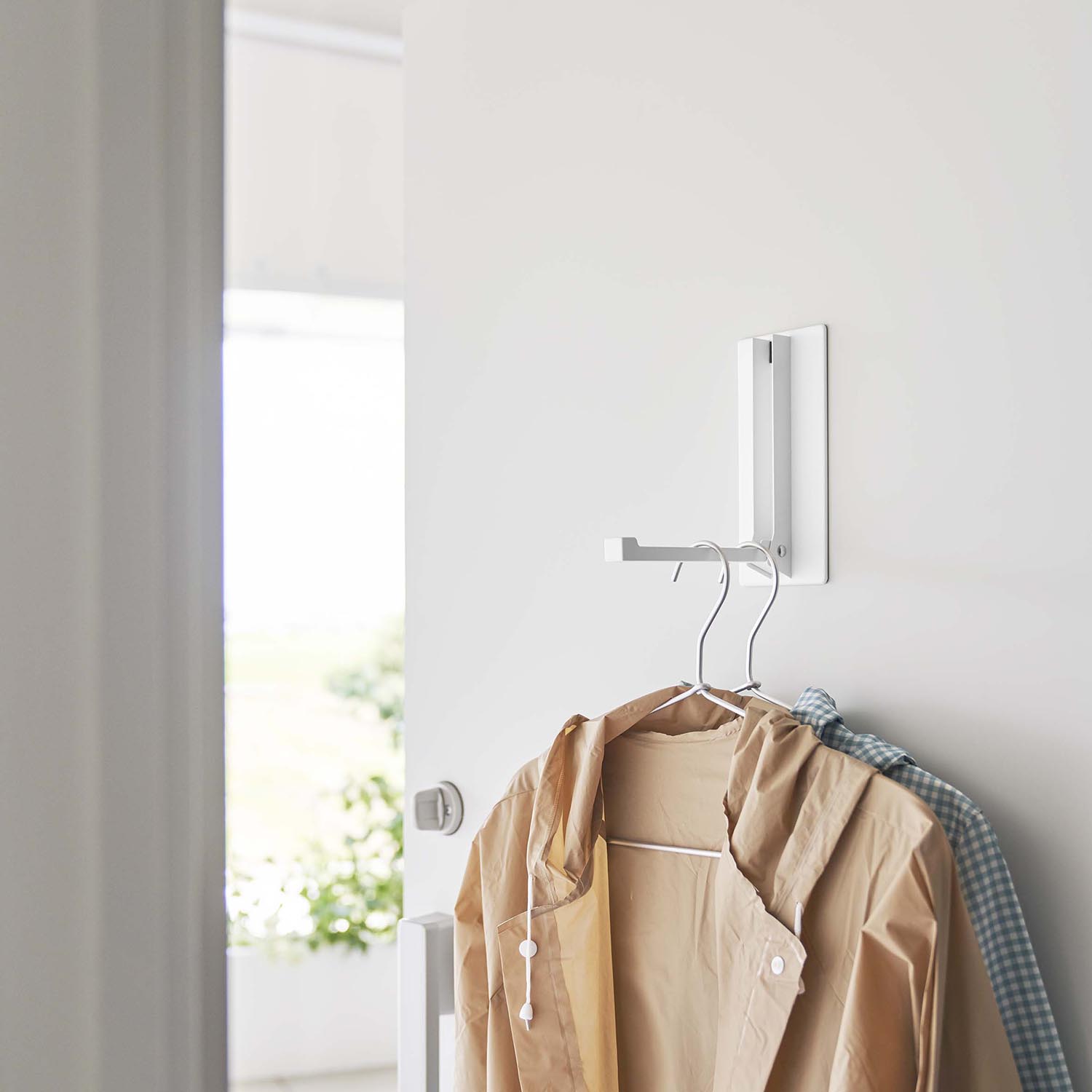 Tower Magnet Folding Hanger