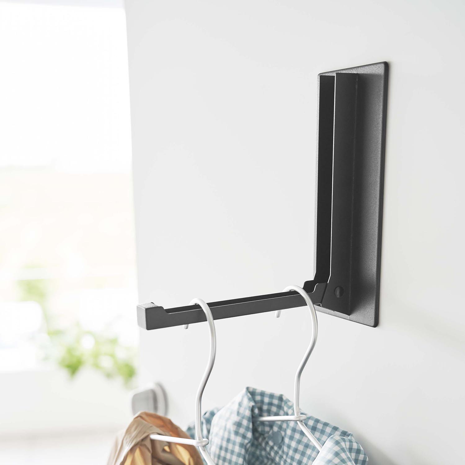 Tower Magnet Folding Hanger