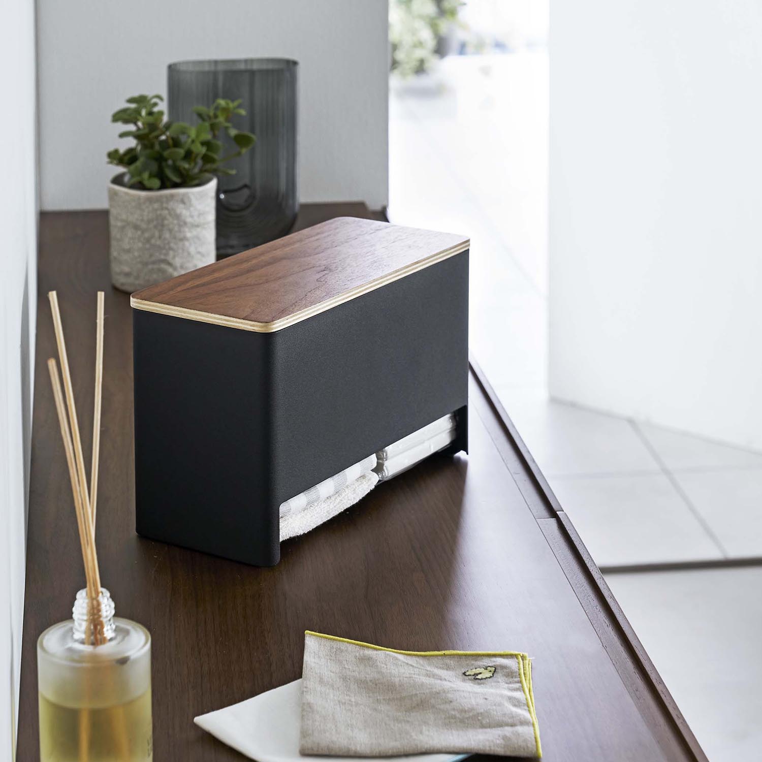 Rin Sanitary Pad Dispenser