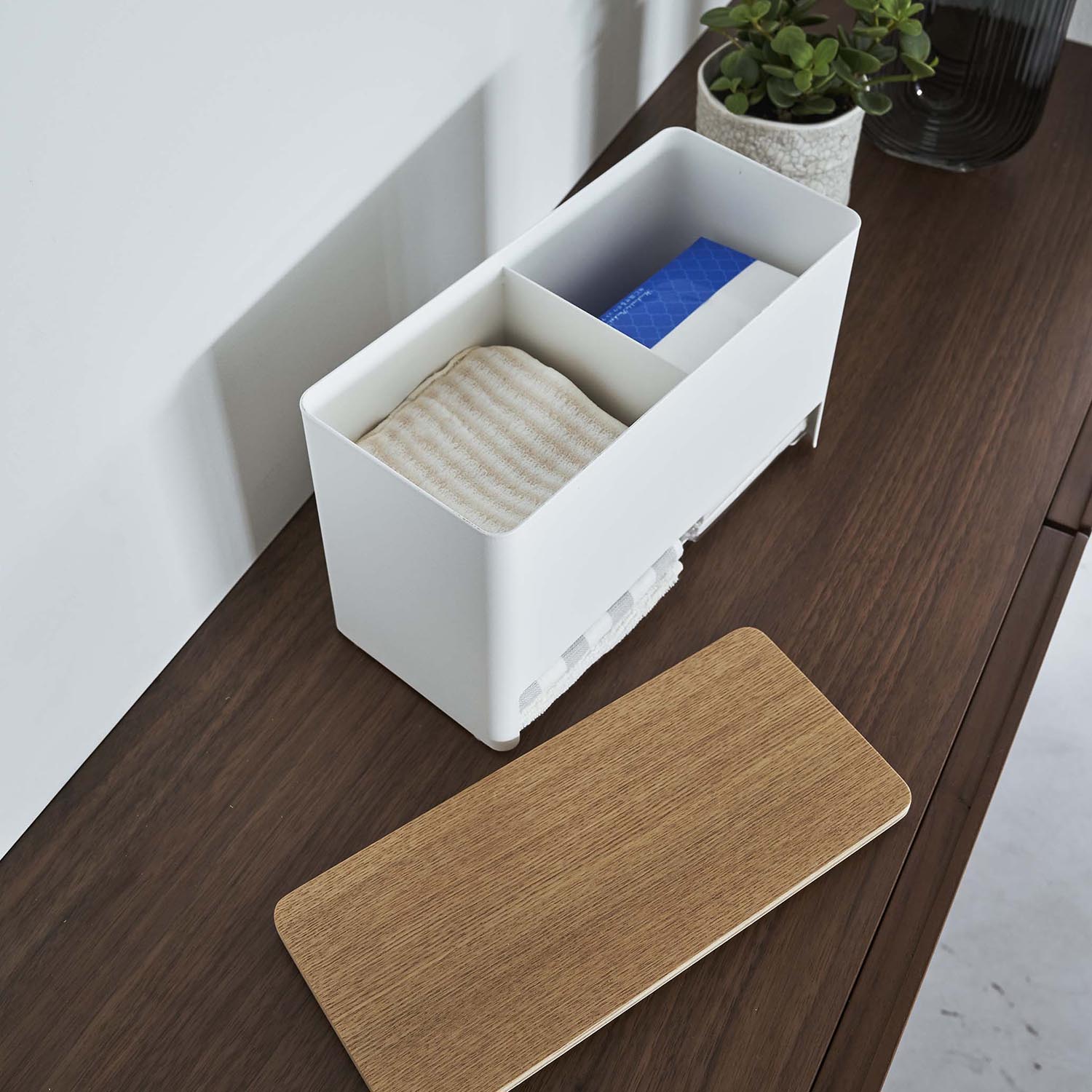 Rin Sanitary Pad Dispenser