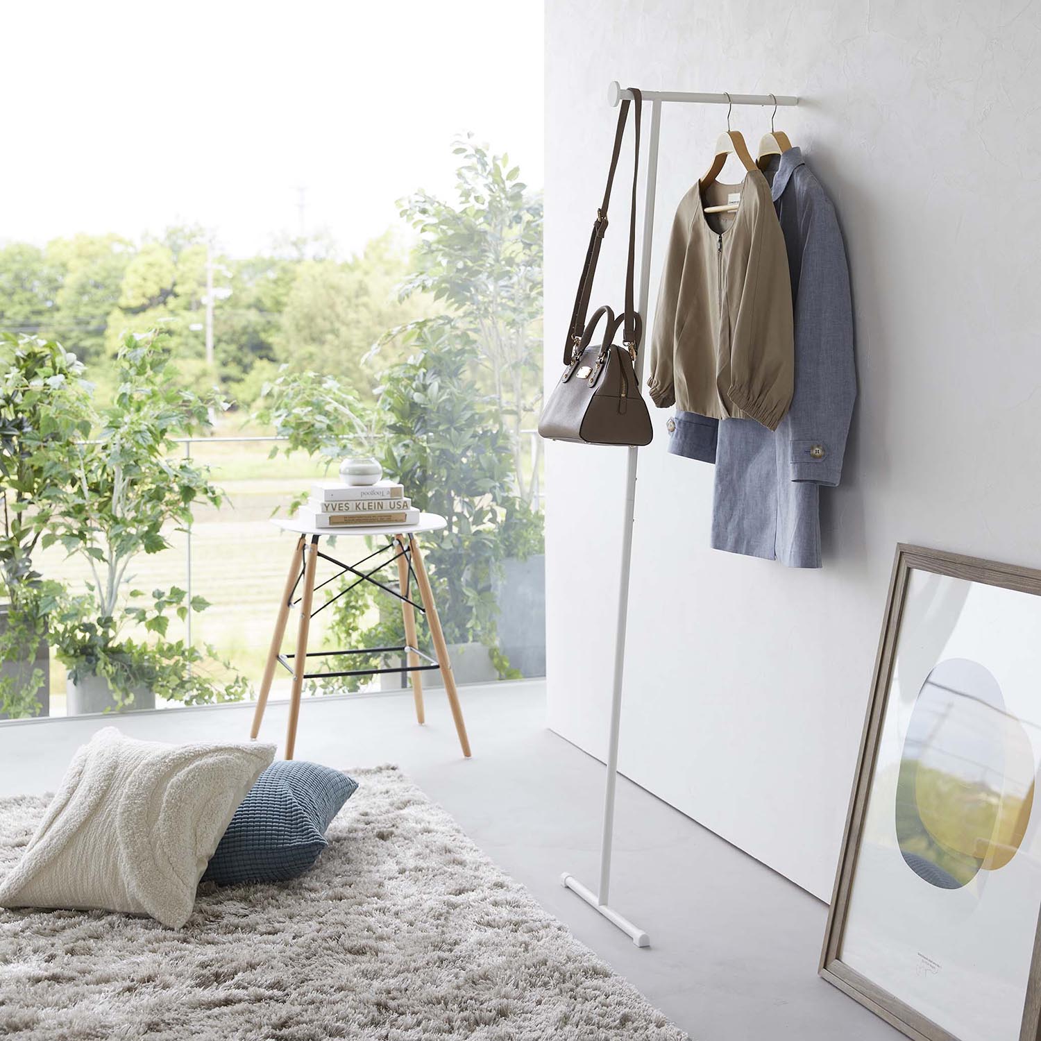 Frame Slim Leaning Coat Hanger
