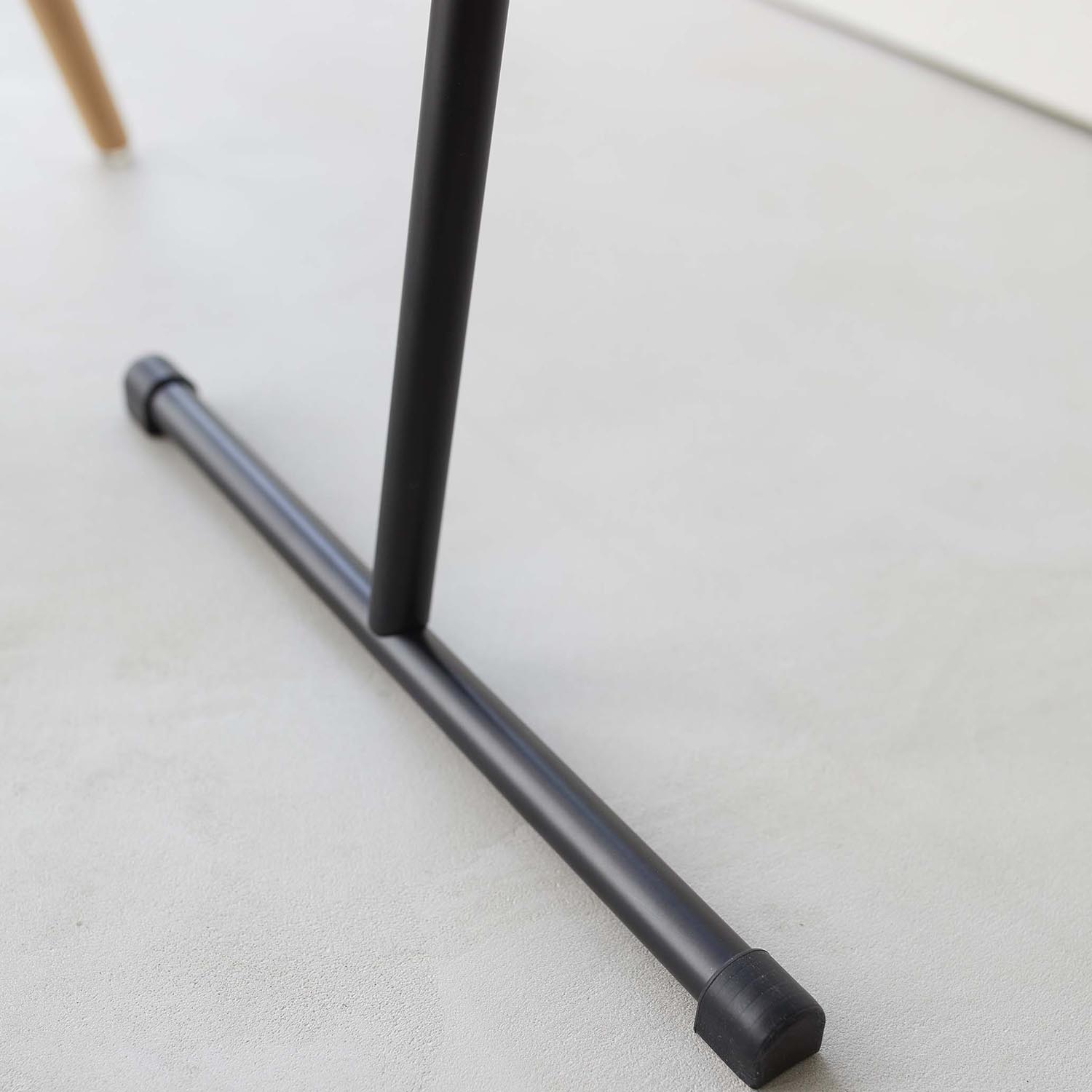 Frame Slim Leaning Coat Hanger