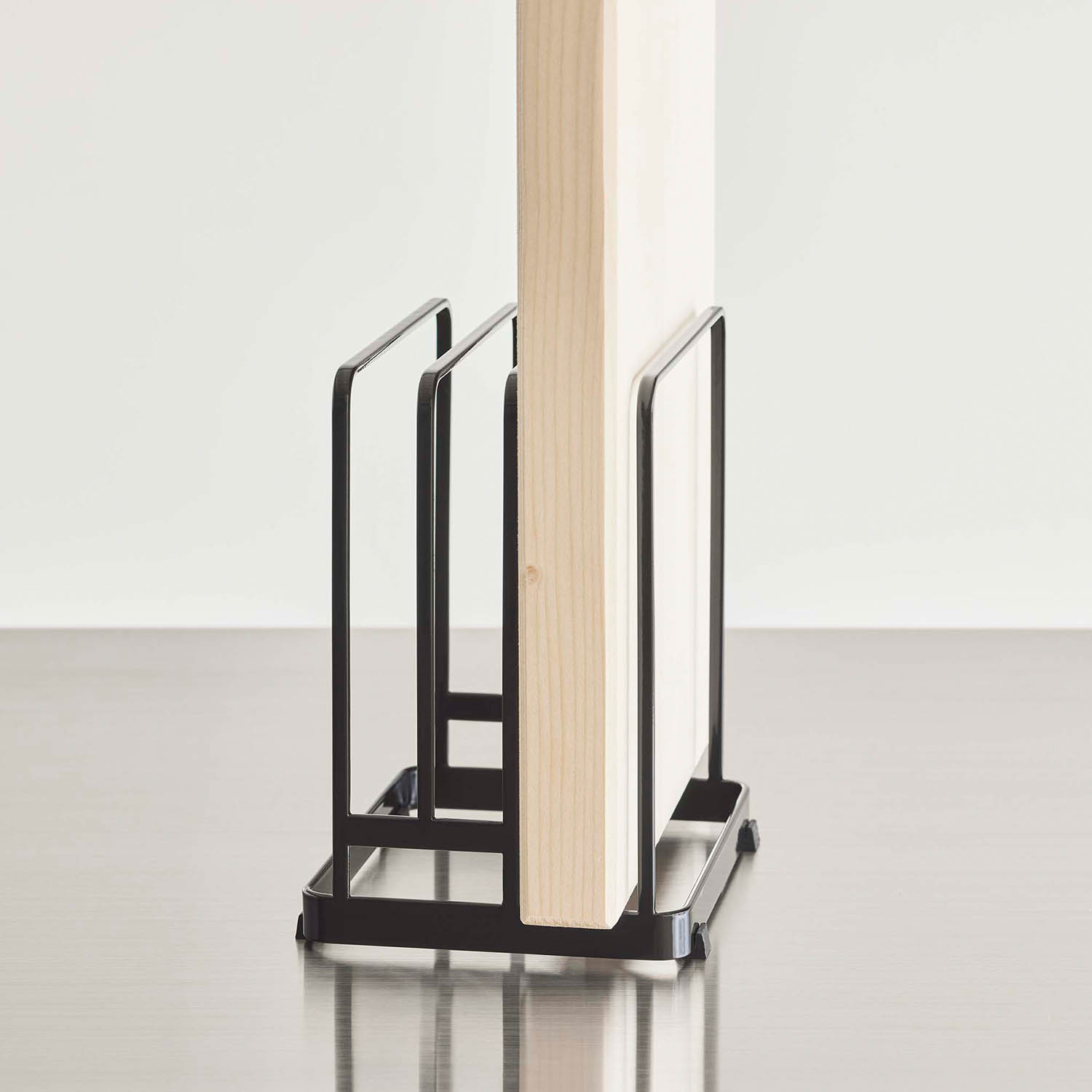 Tower Round Cutting Board Stand
