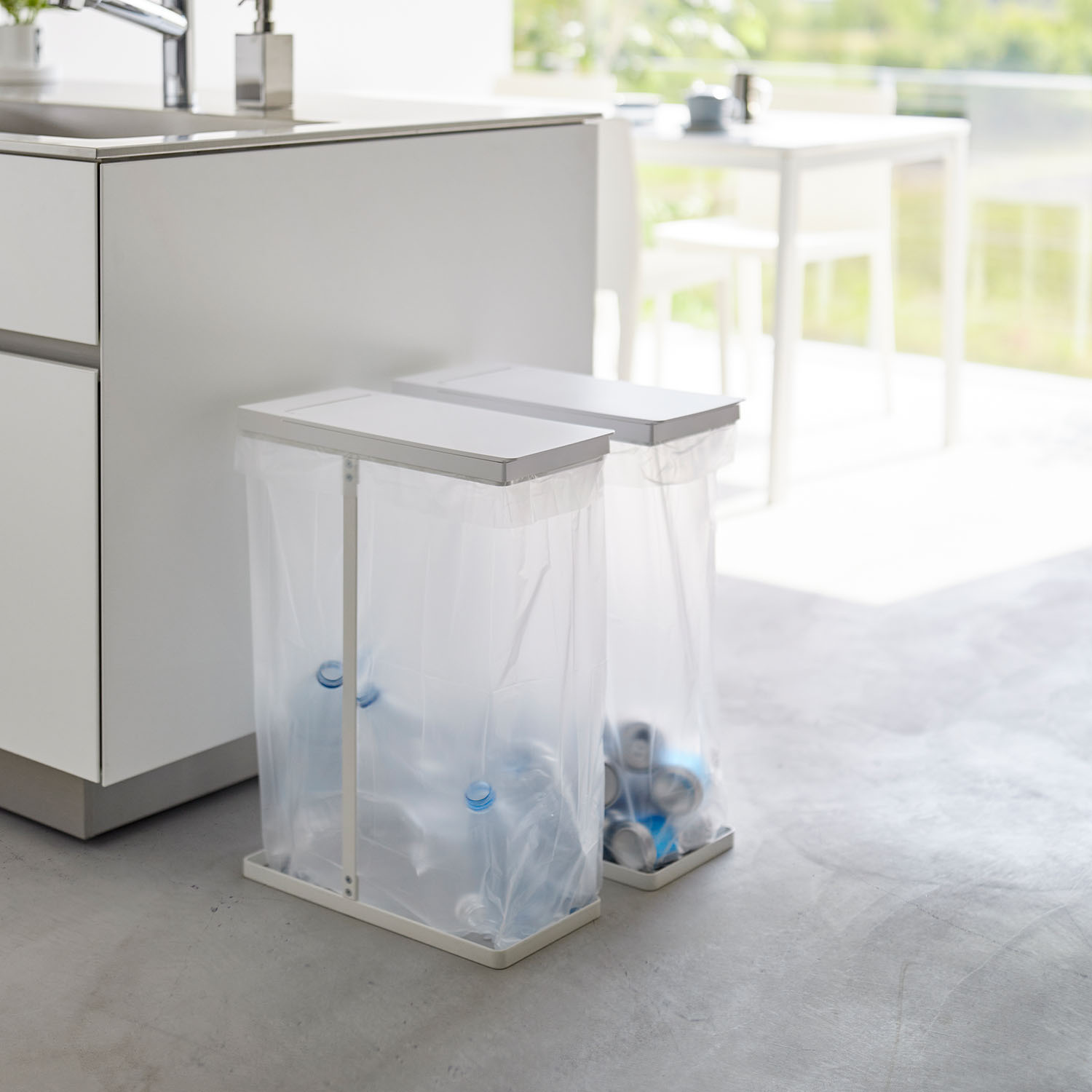 Tower Lidded Garbage Bag Holder