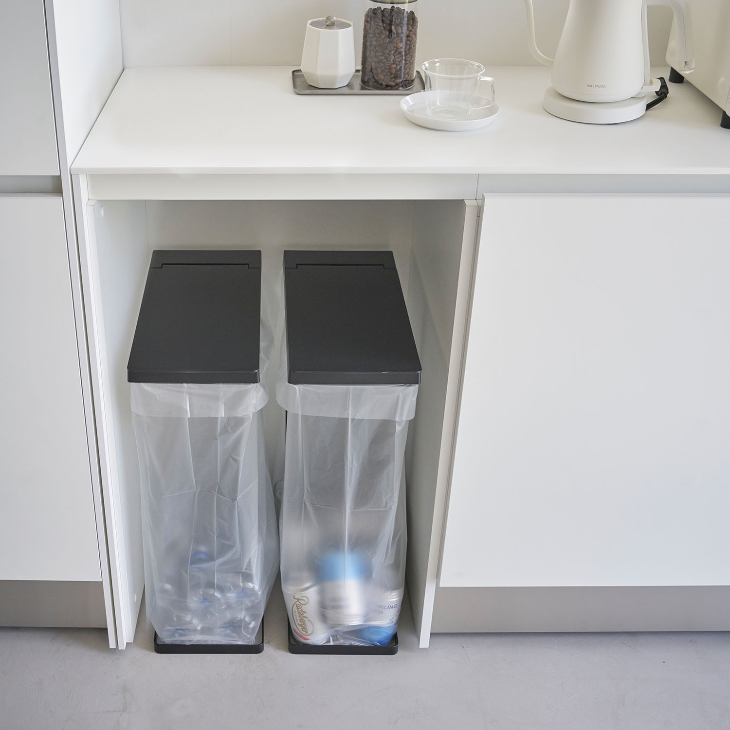 Tower Lidded Garbage Bag Holder