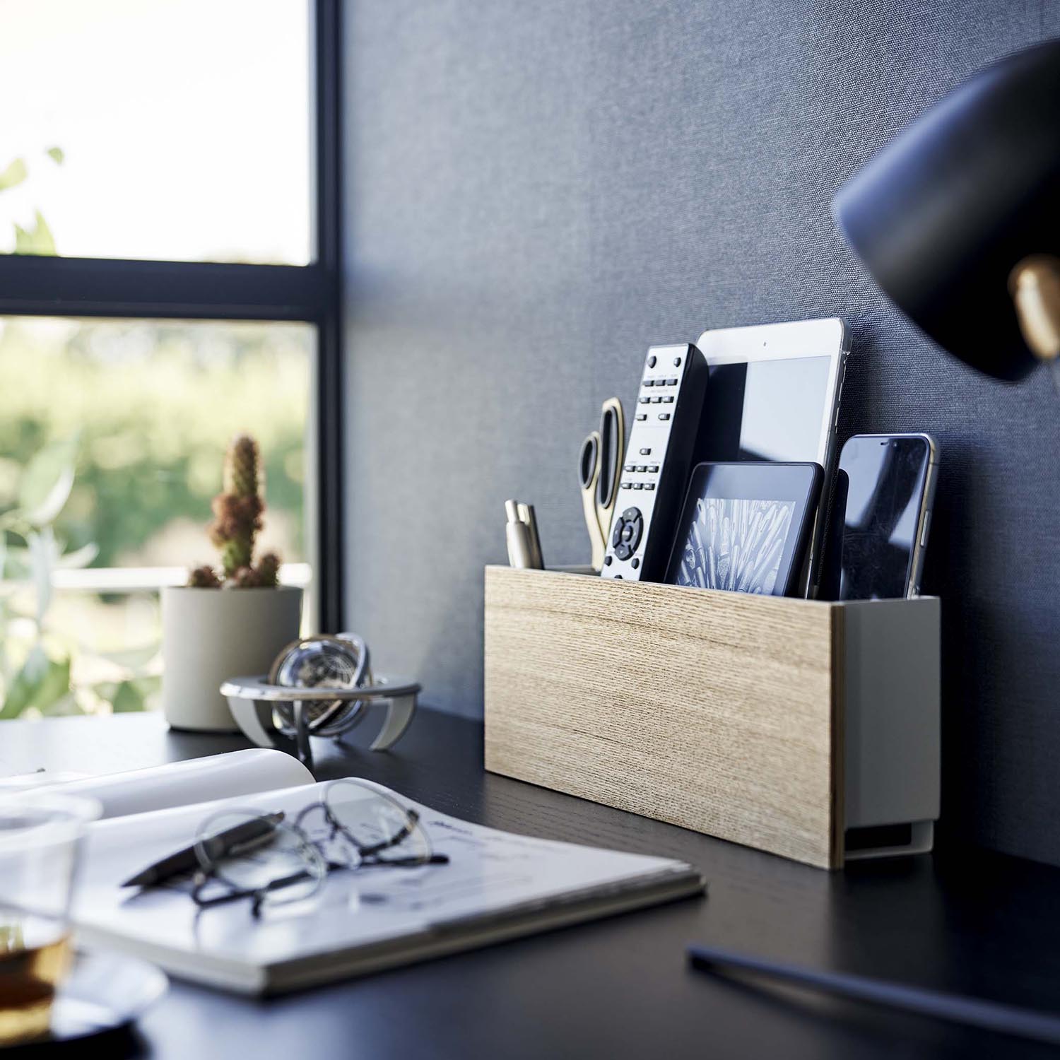 Rin Wall-Mounted Tablet & Remote Control Holder