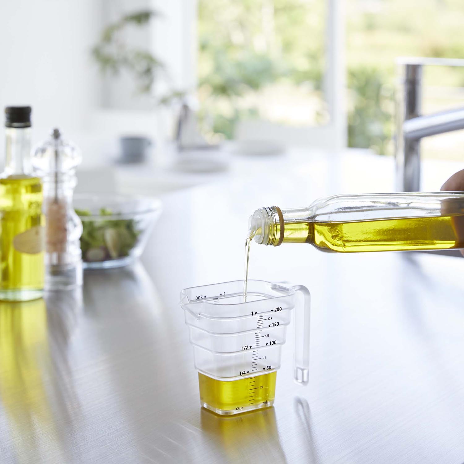 Tower Magnetic Measuring Cup - Small