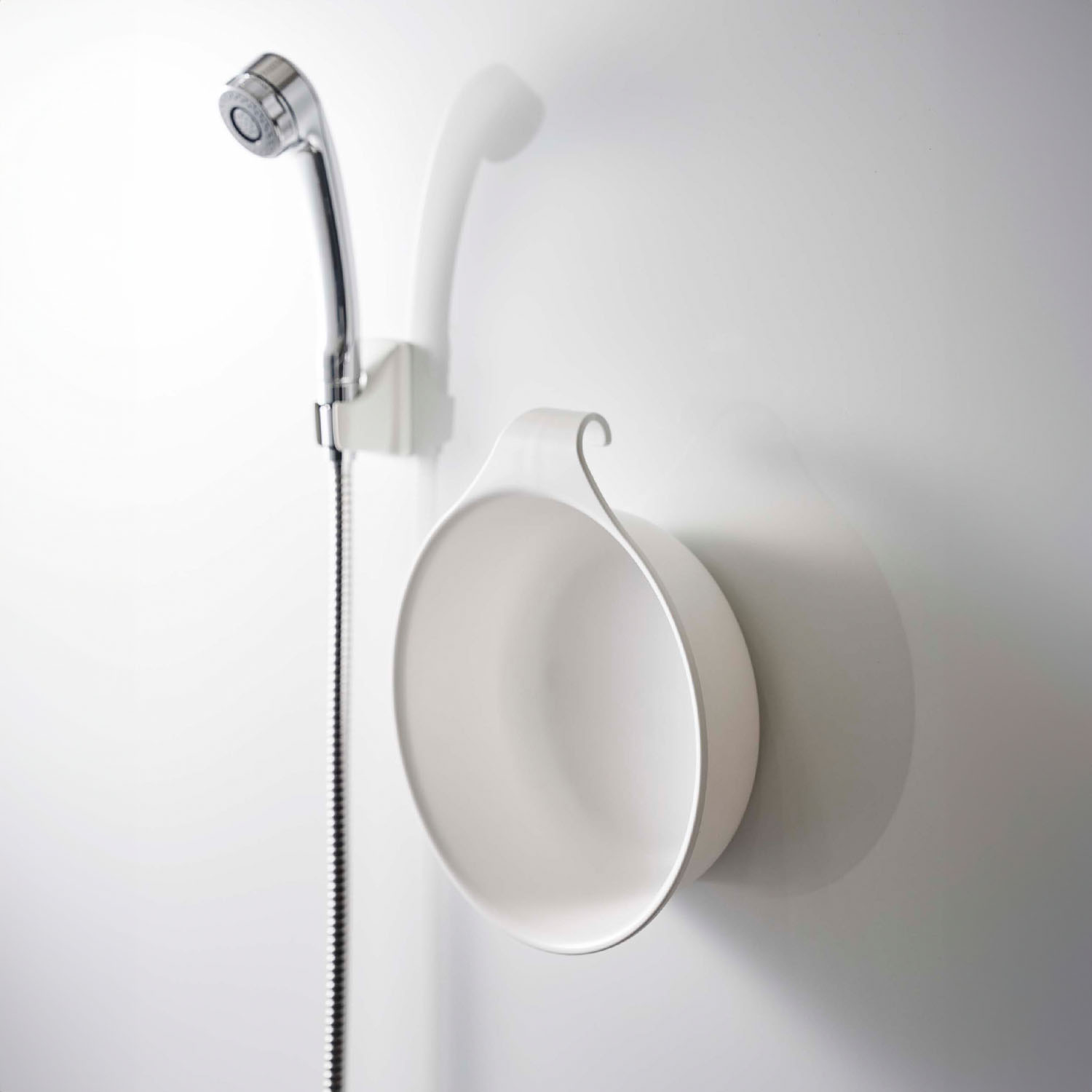 Mist Magnetic Shower Bucket
