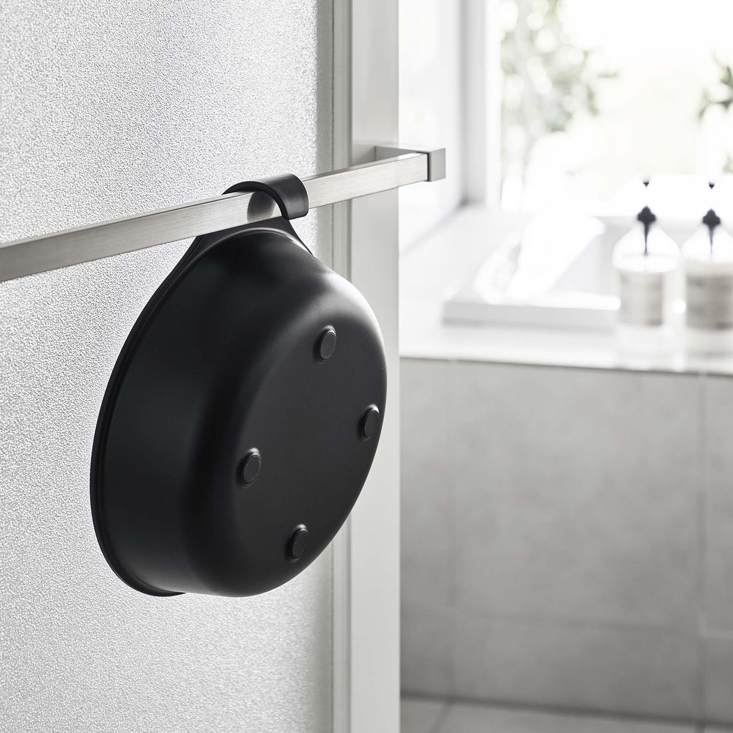 Mist Magnetic Shower Bucket