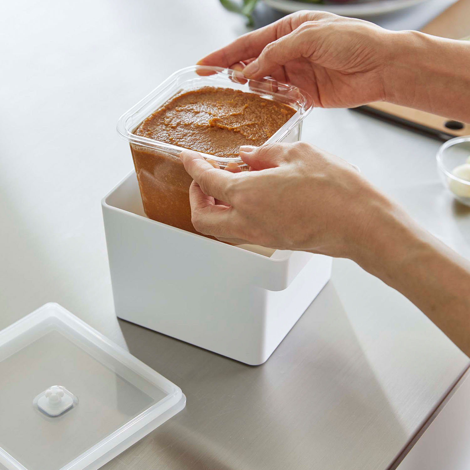 Tower Airtight Food Storage Container - Medium