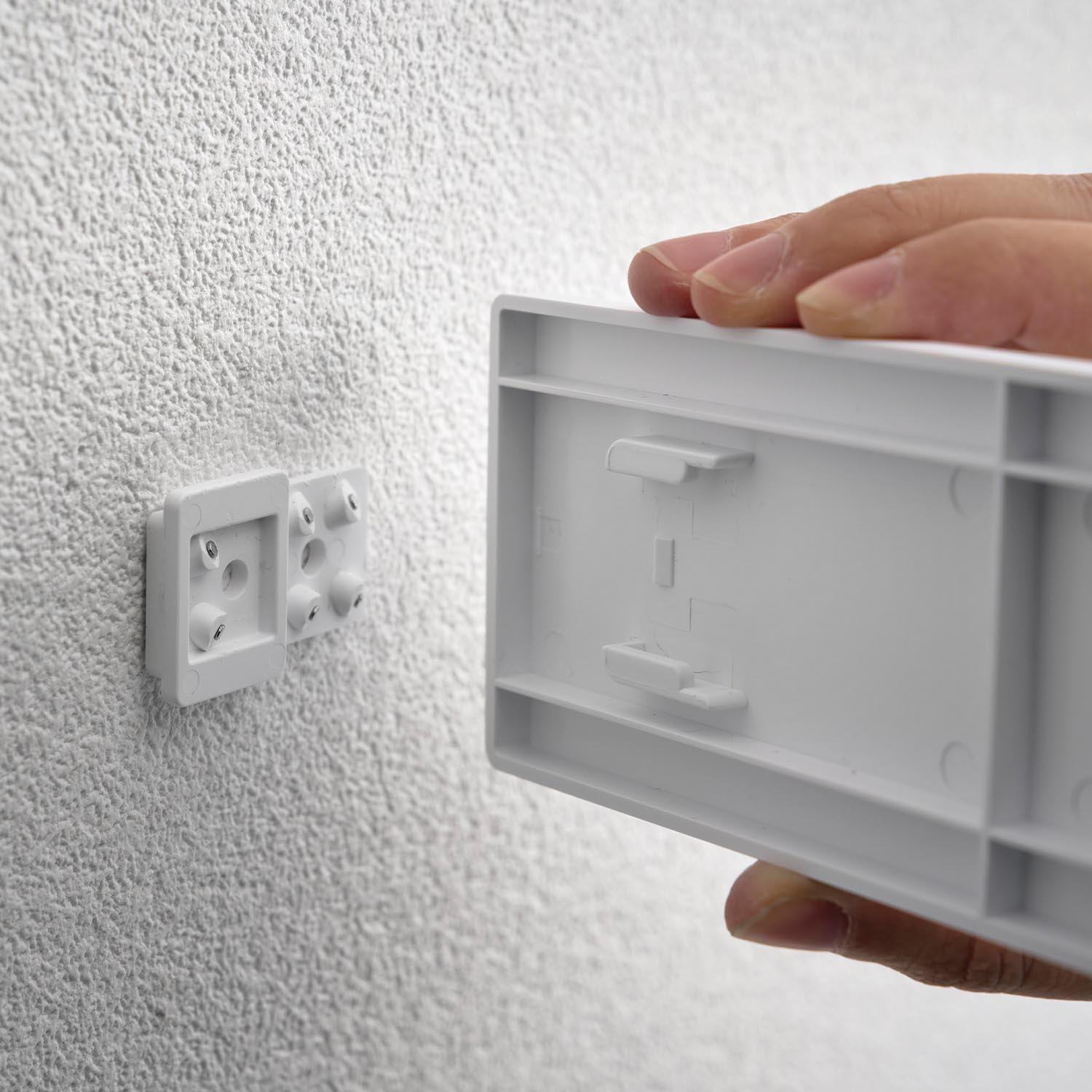 Plate Wall-Mounted Towel Hanger W18