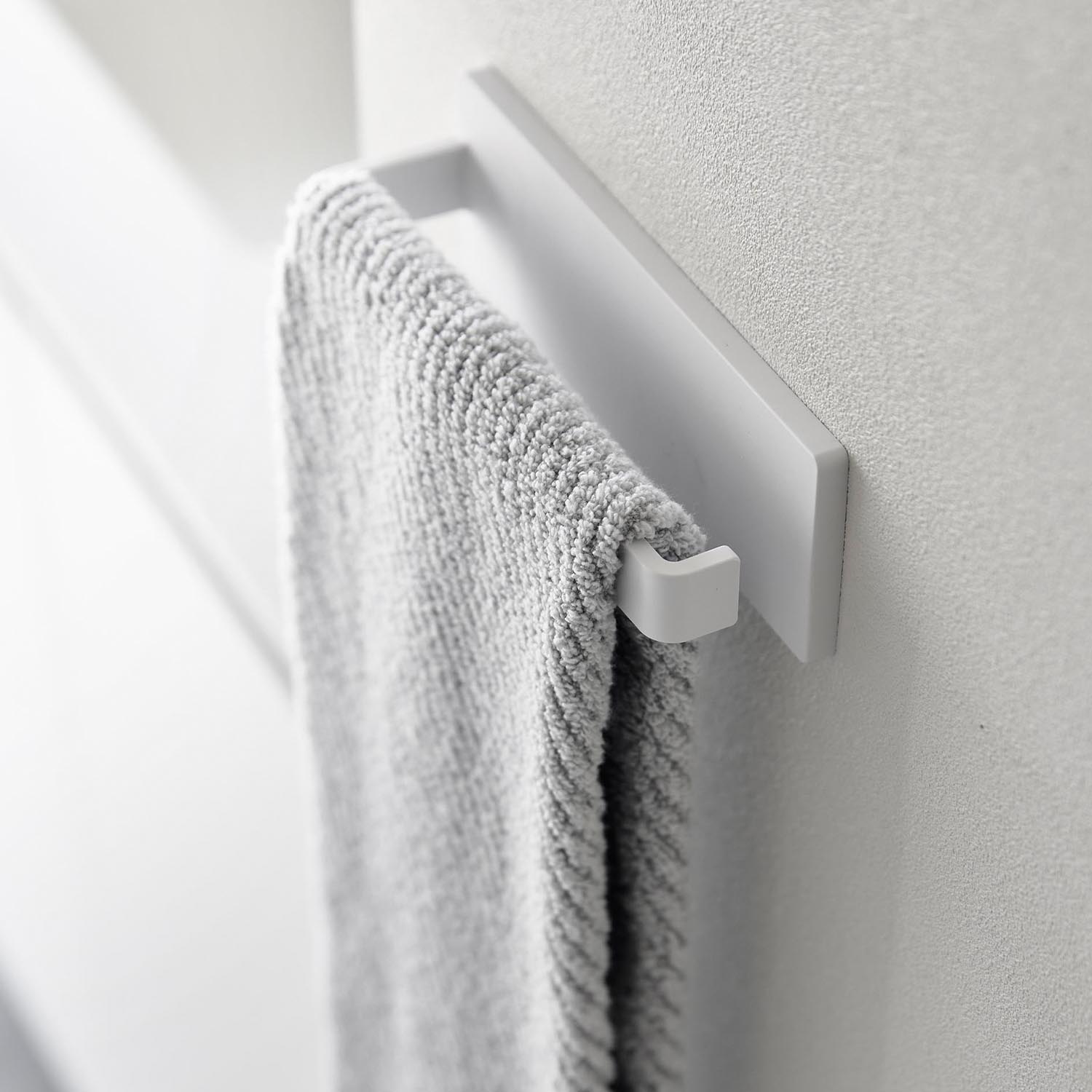 Plate Wall-Mounted Towel Hanger W18