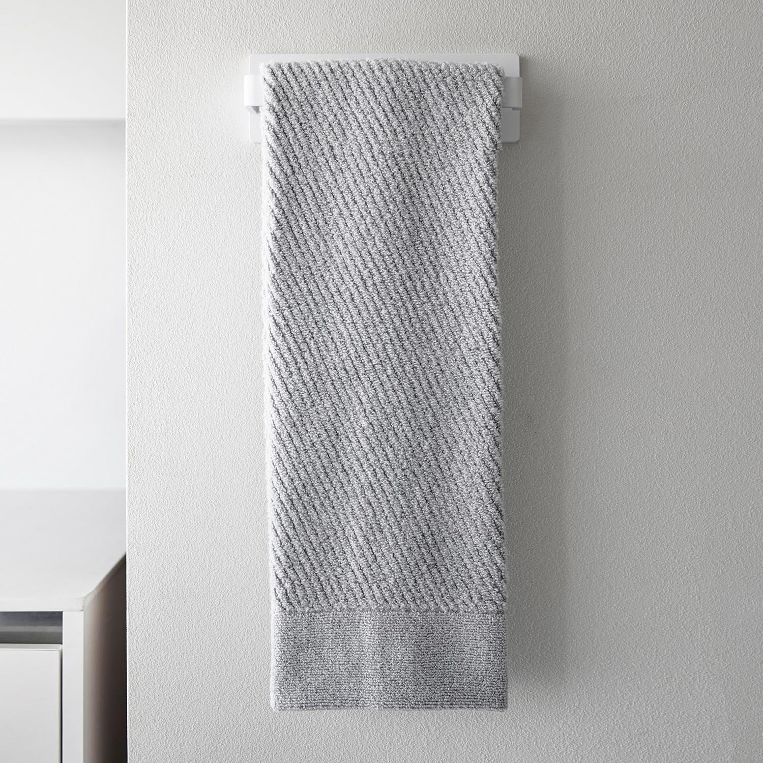 Plate Wall-Mounted Towel Hanger W18