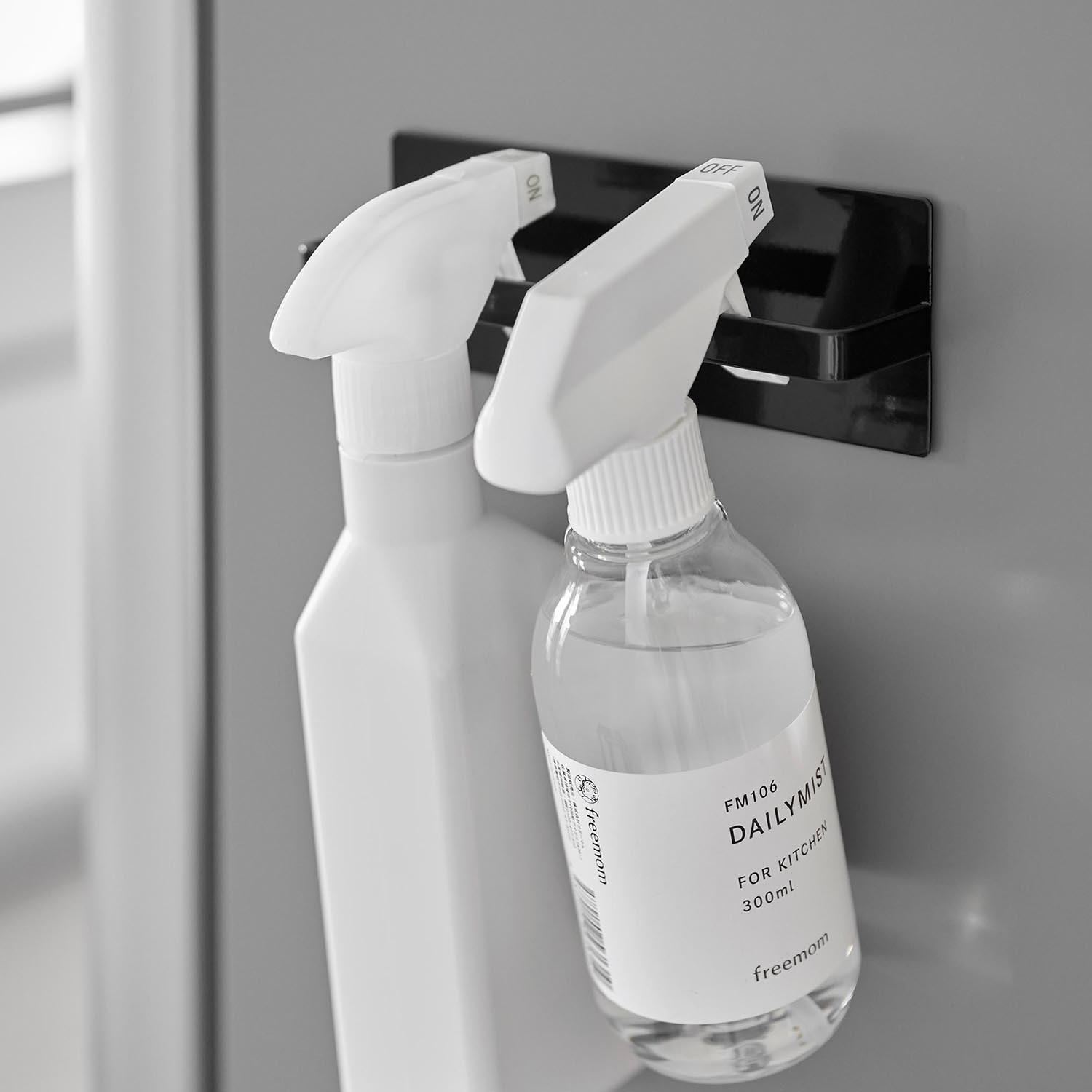 Tower Magnetic Dish Towel Hanger