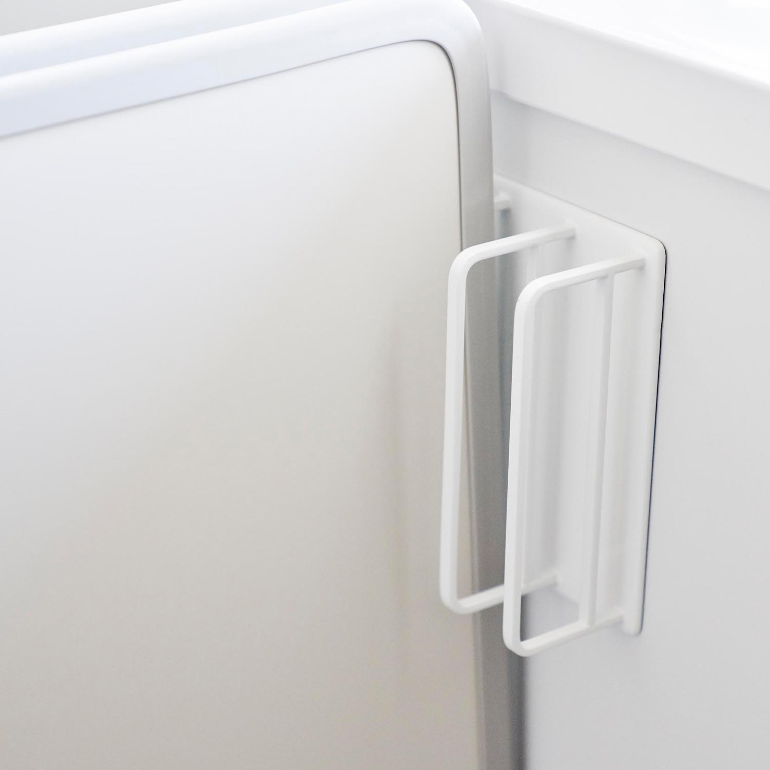 Tower Magnetic Bathtub Cover Hanger