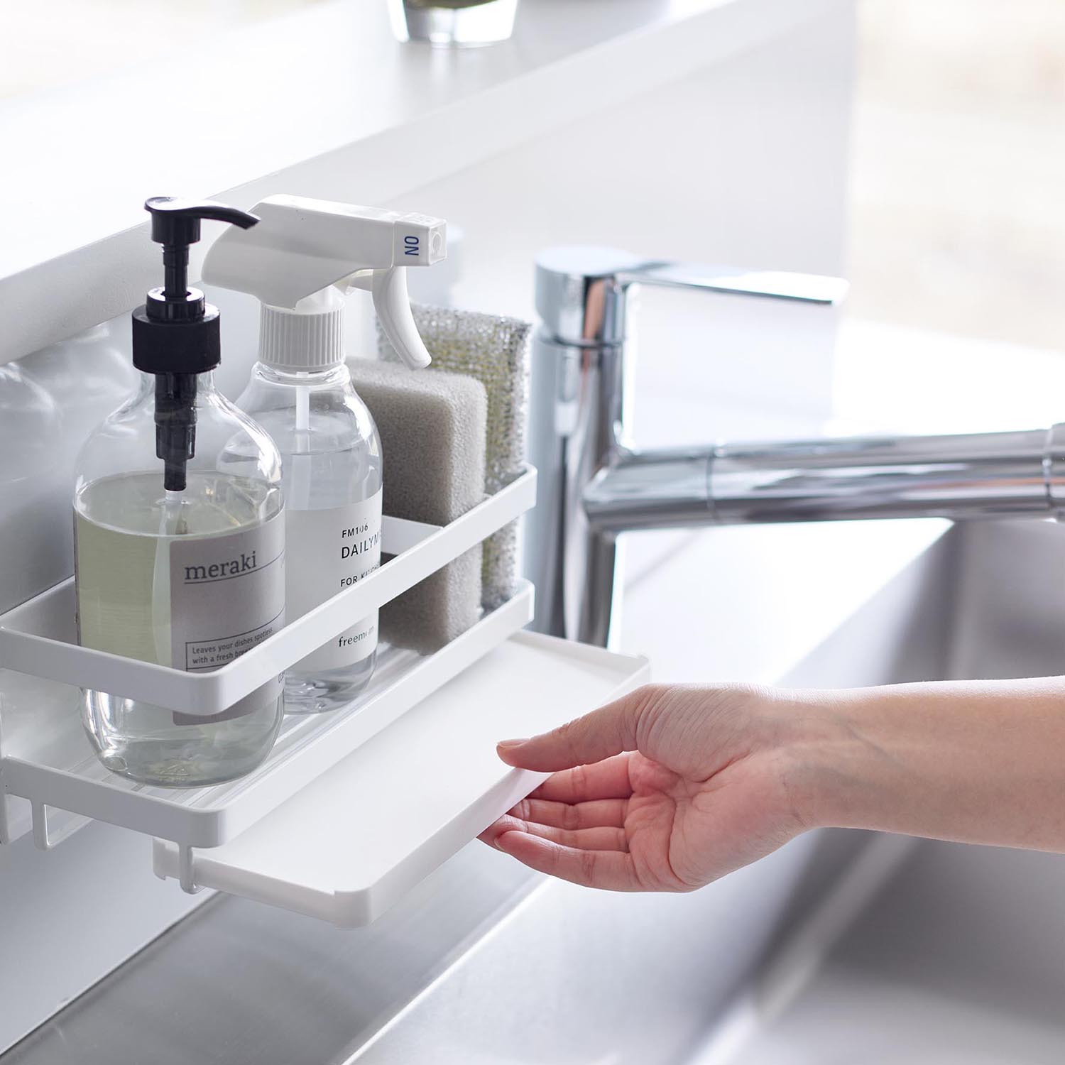 Tower Magnetic Sponge And Dispenser Tray