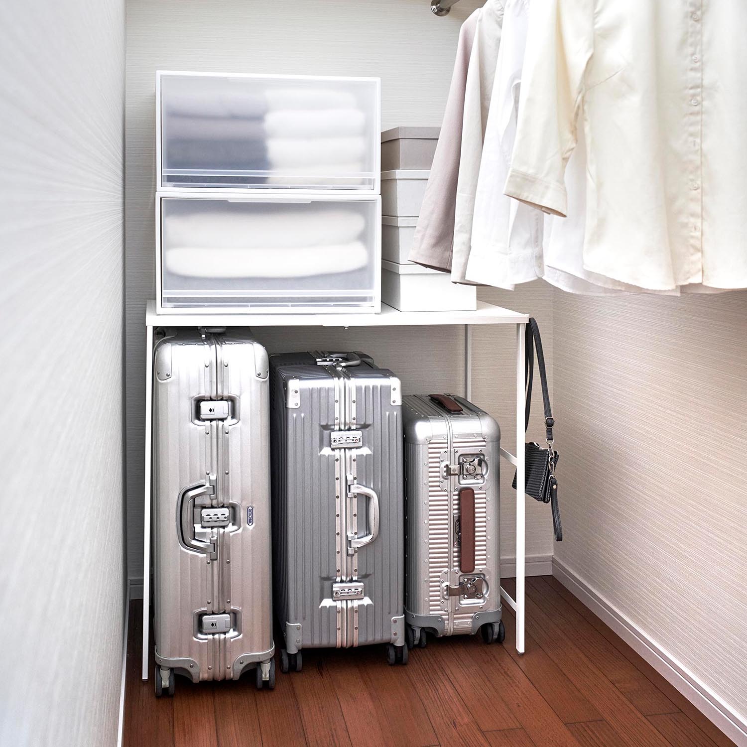 Tower Expandable Suitcase Rack