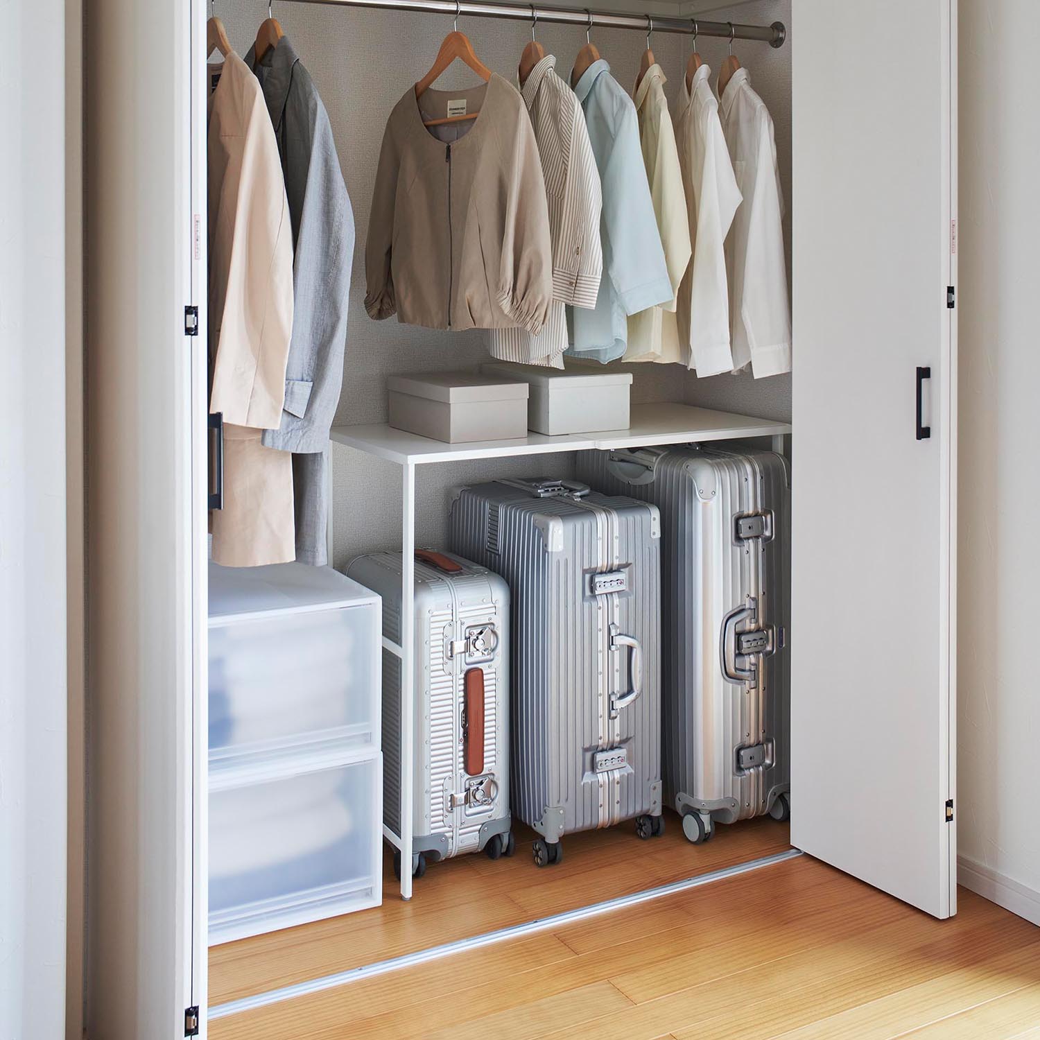 Tower Expandable Suitcase Rack
