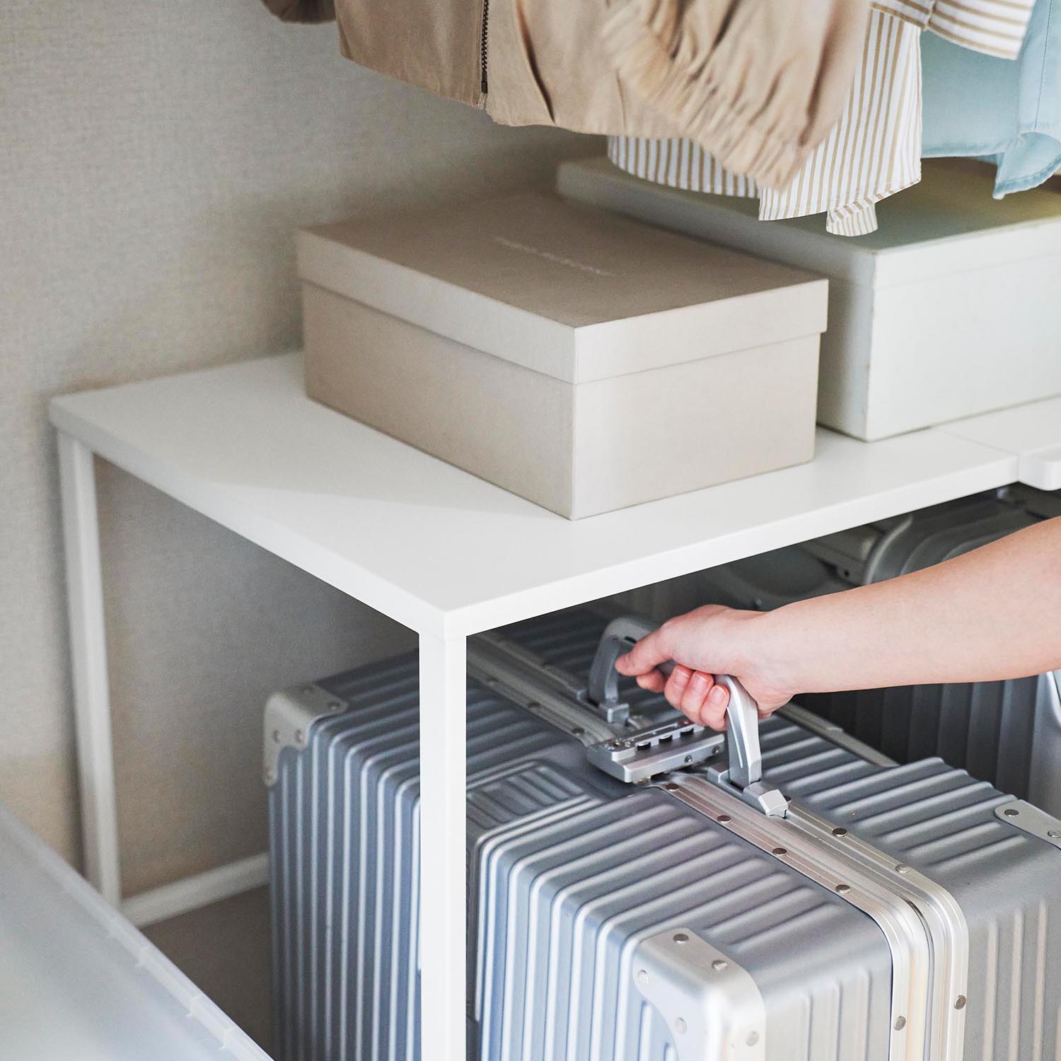 Tower Expandable Suitcase Rack