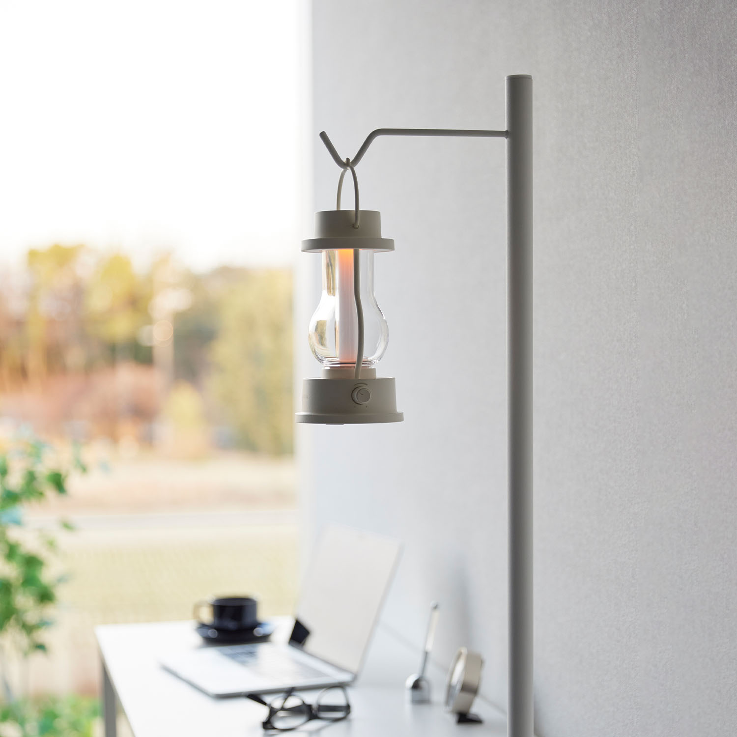 Tower Adjustable Lantern Stand