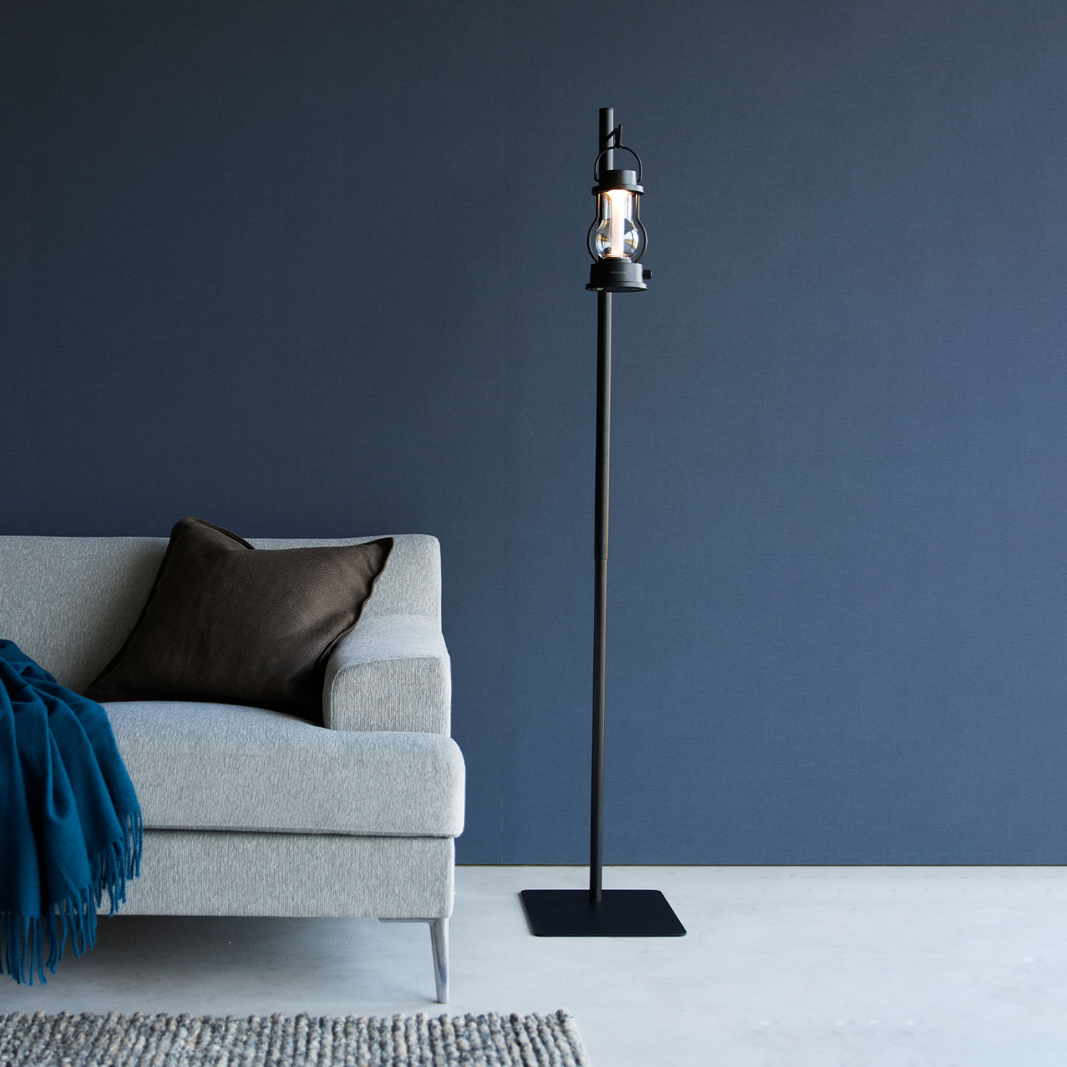 Tower Adjustable Lantern Stand