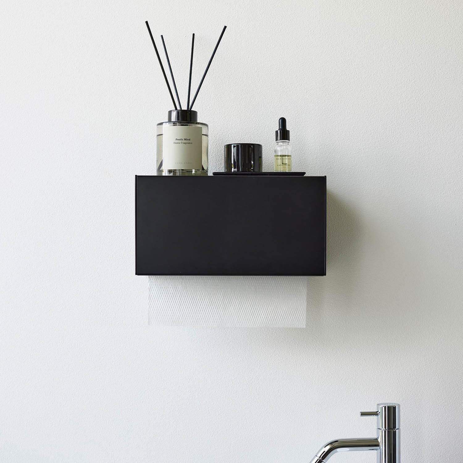 Tower Wall-Mounted Paper Towel Dispenser With Tray