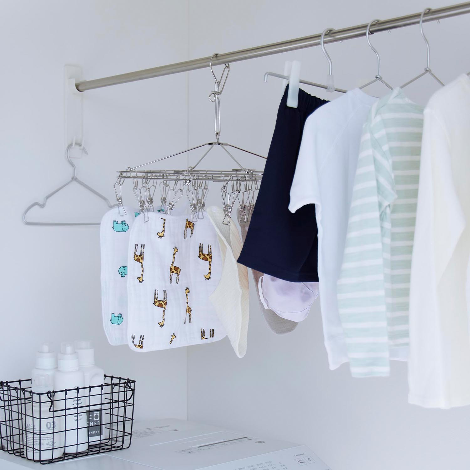 Tower Wall-Mounted Laundry Pole Holder