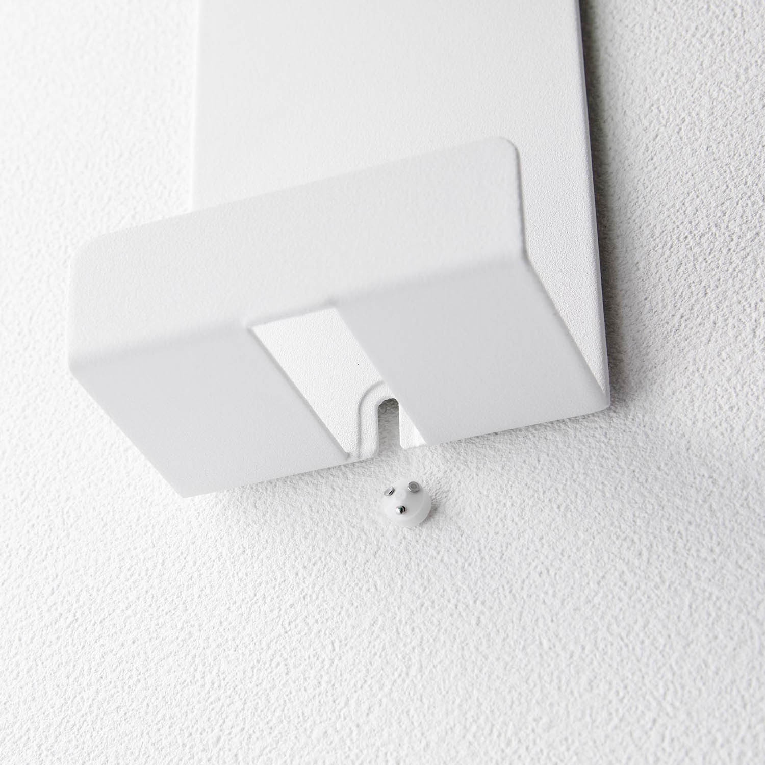 Smart Wall-Mounted Charging Station