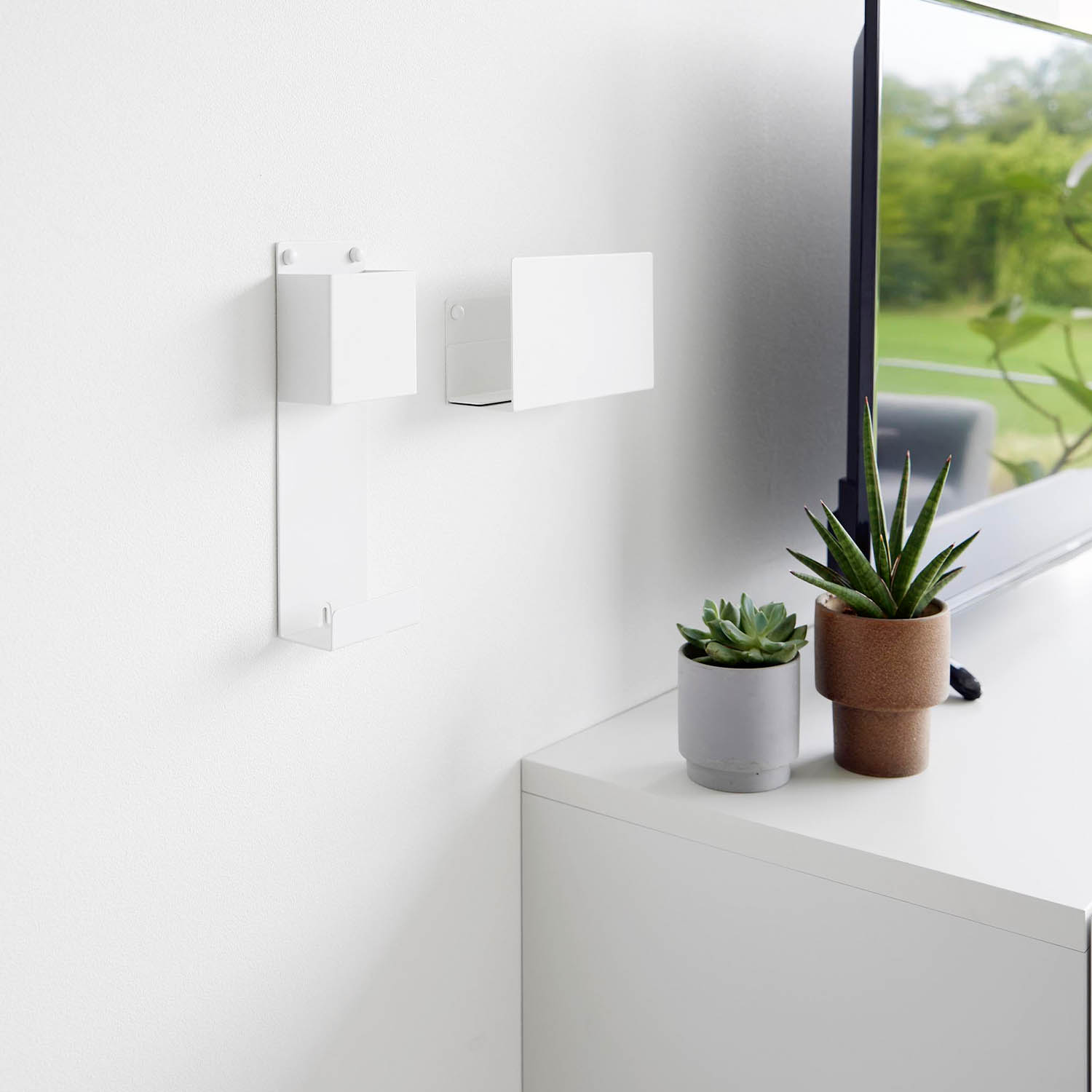 Smart Wall-Mounted Charging Station