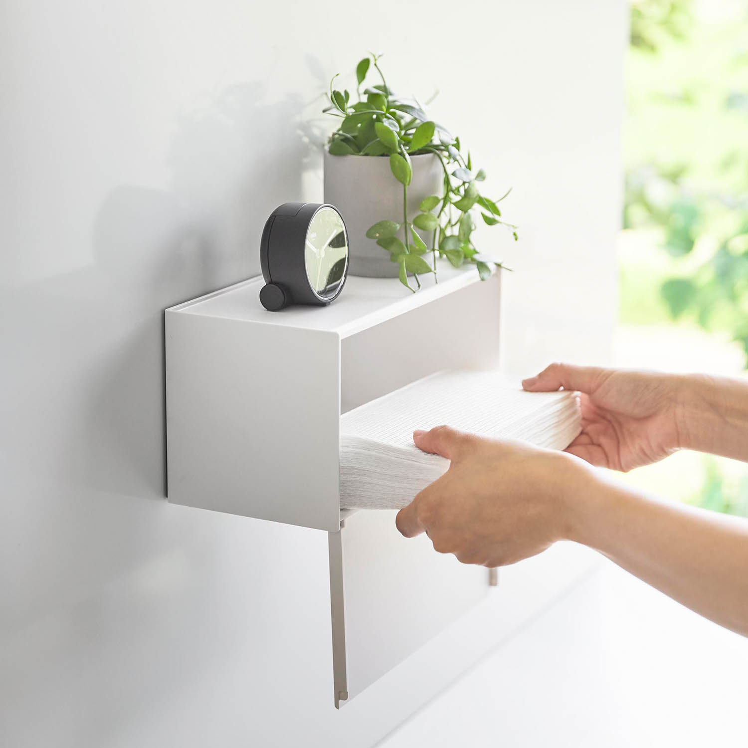 Tower Magnteic Paper Towel Dispenser With Tray